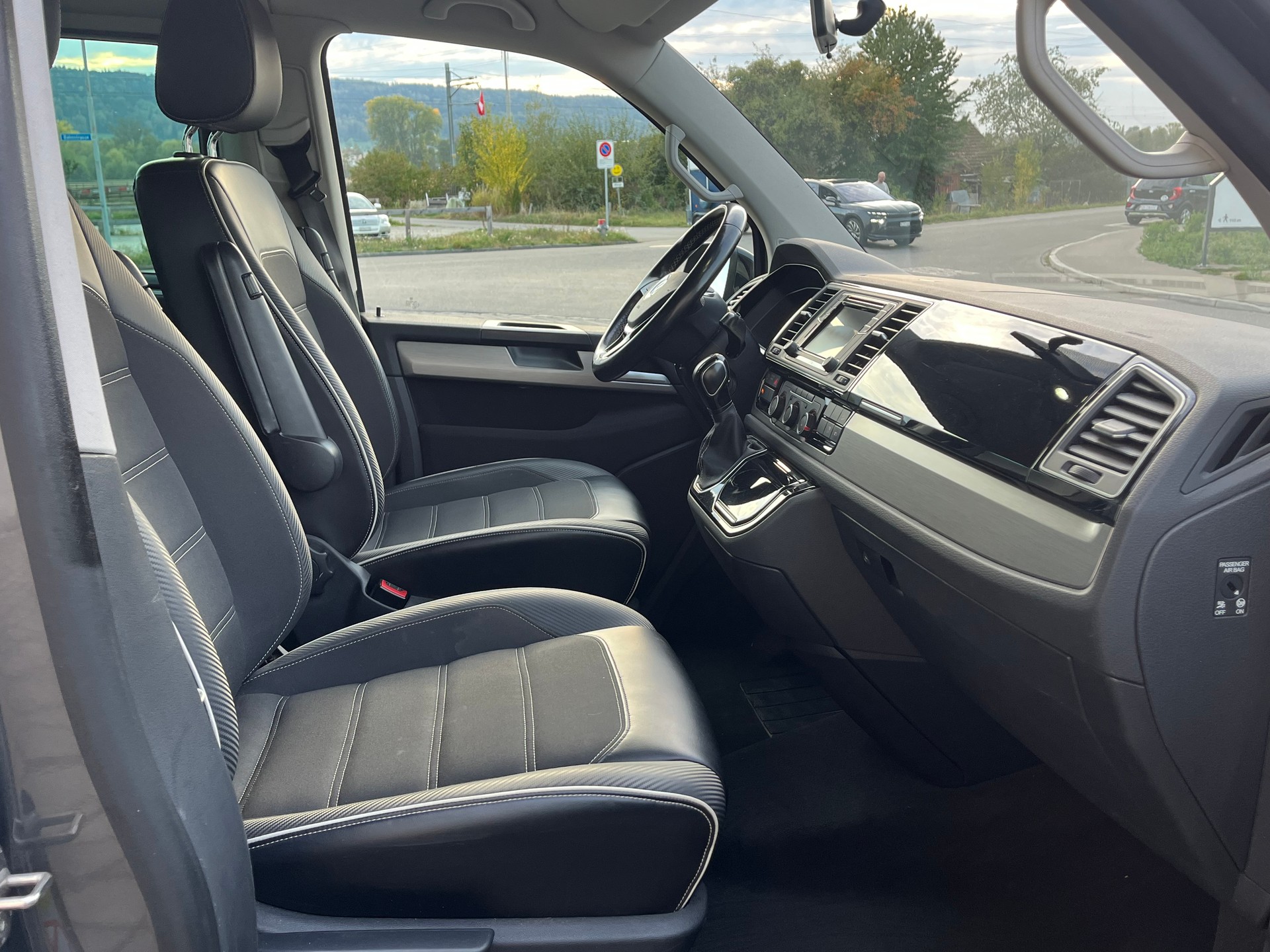 VW T6 Multivan 2.0 Bi-TDI Family Edition 4Motion DSG-image-13