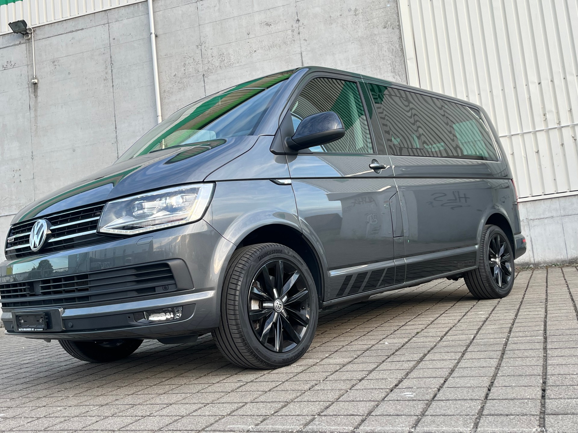 VW T6 Multivan 2.0 Bi-TDI Family Edition 4Motion DSG-image-15