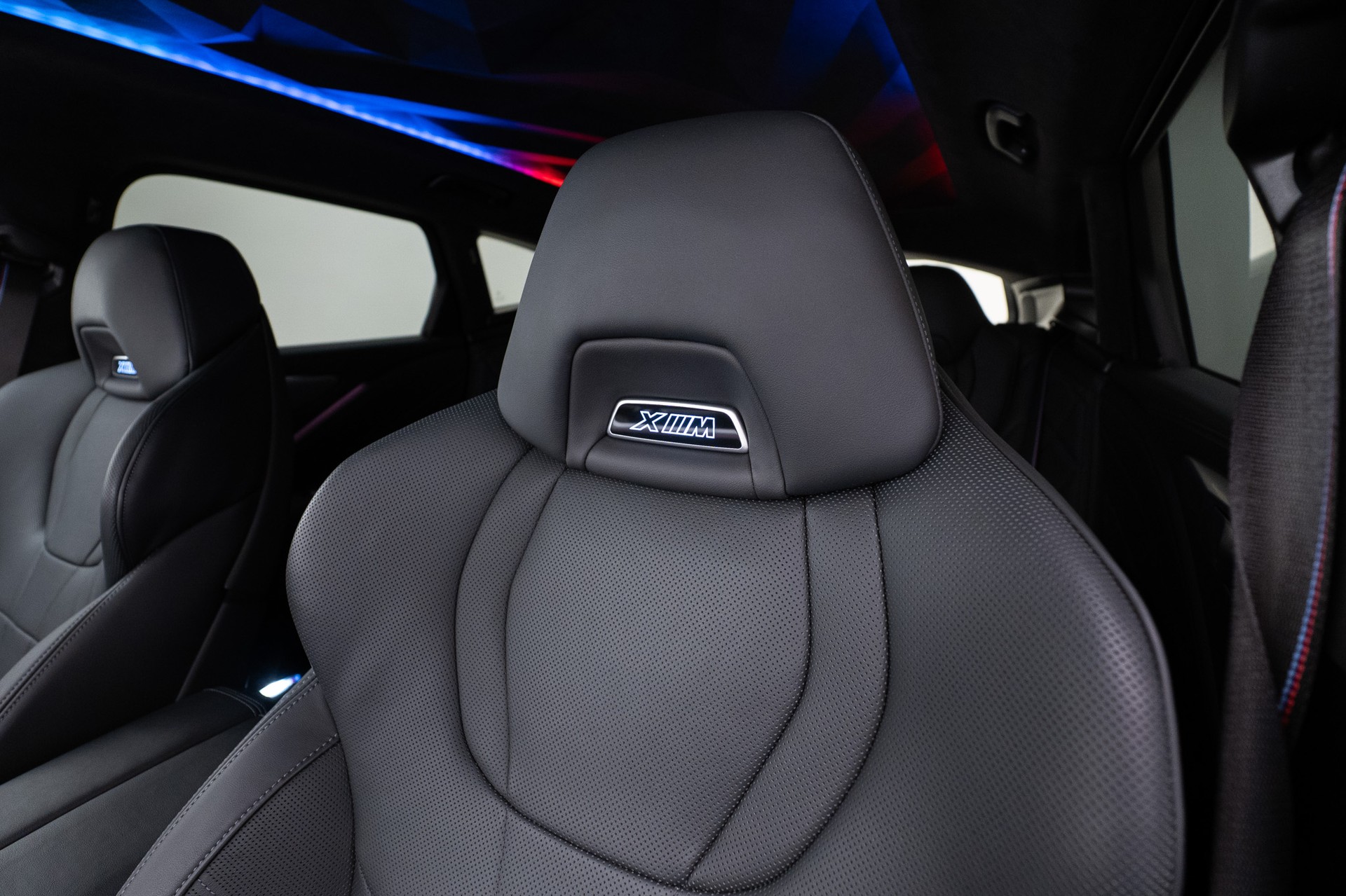 BMW XM xDrive PHEV Steptronic-image-10