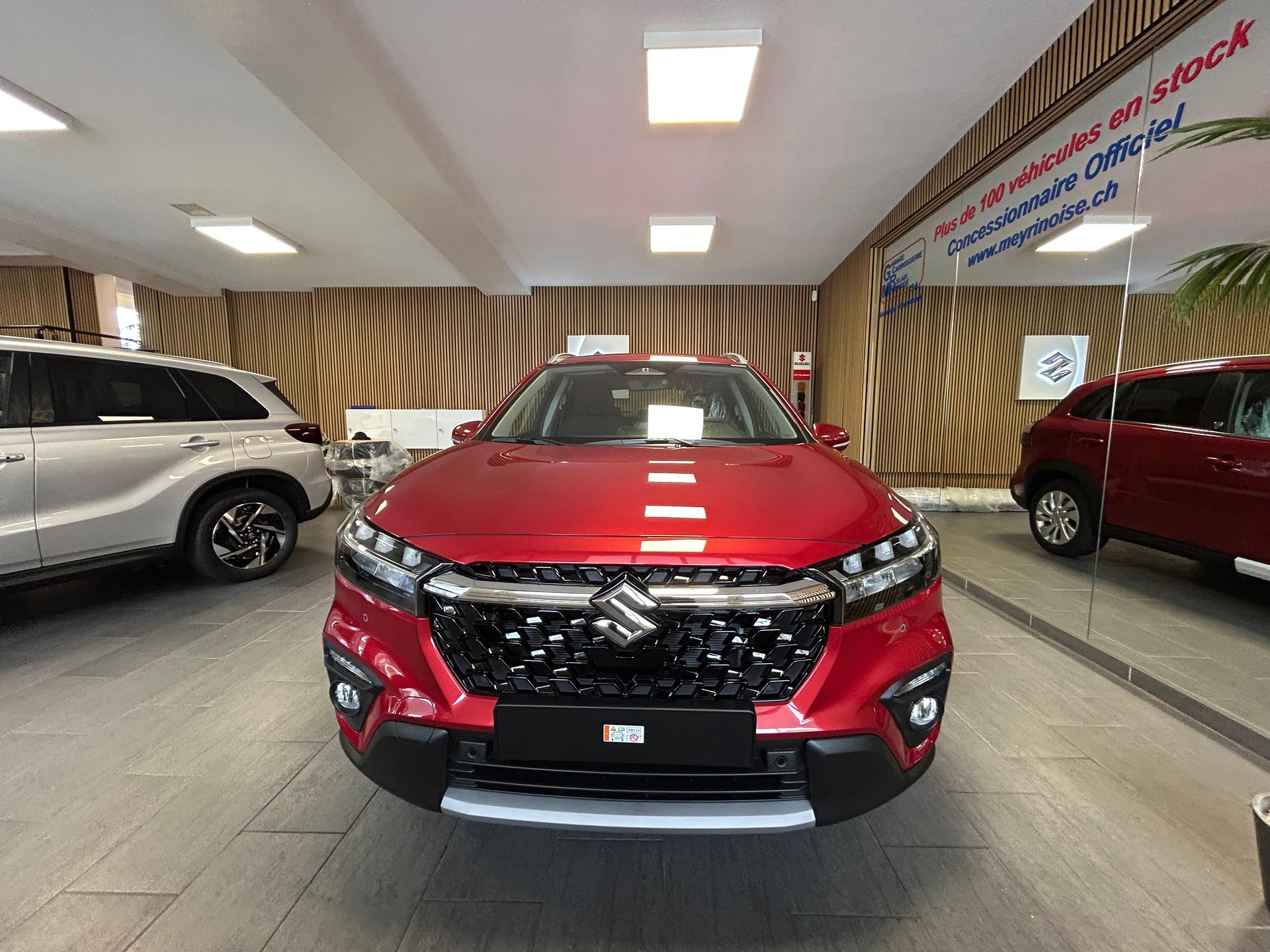 SUZUKI S-Cross 1.4 T Piz Sulai Hybrid 4x4 4 ROUES HIVER OFFERT-showroom-element-2