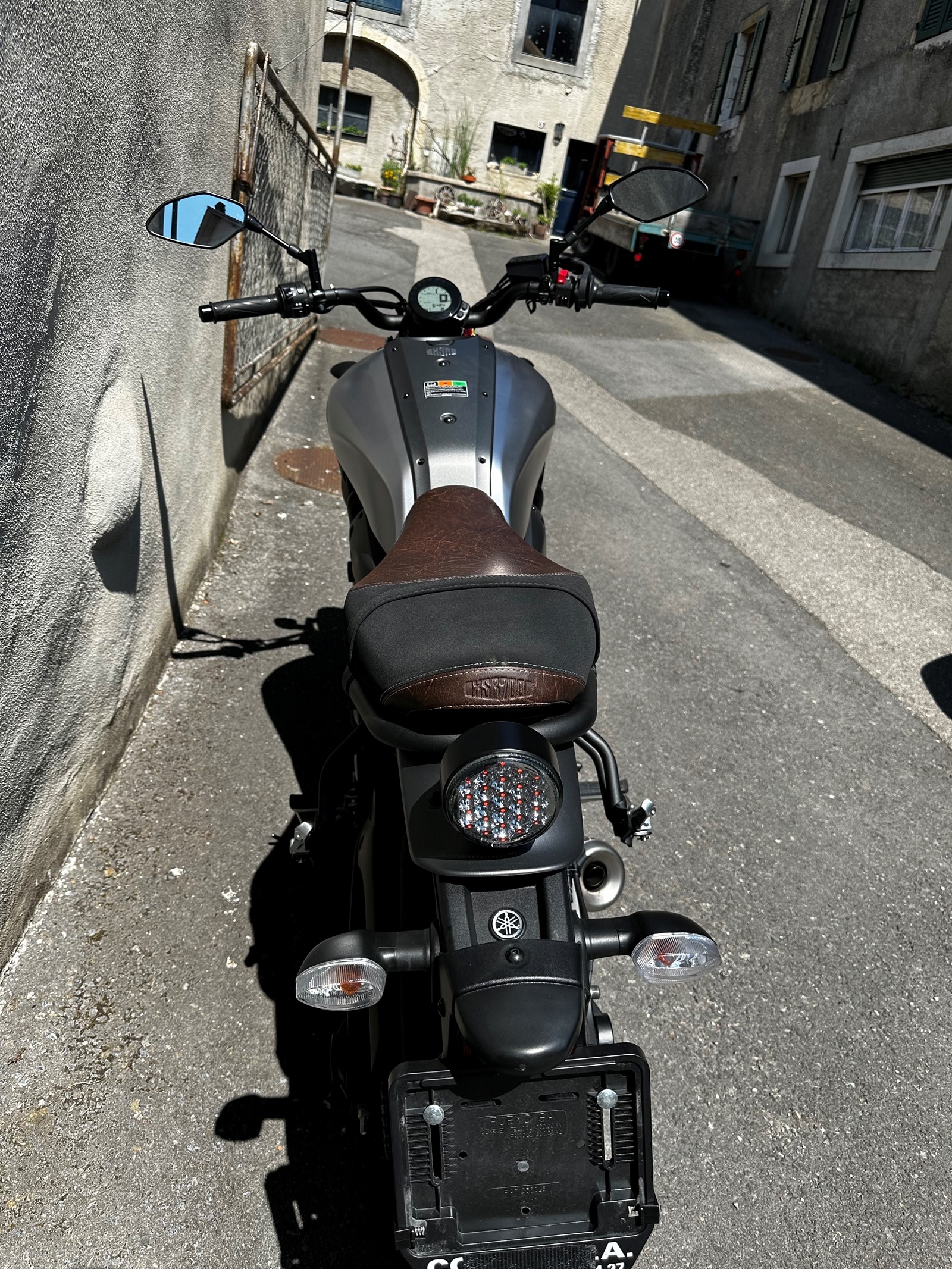 YAMAHA XSR 700-image-1