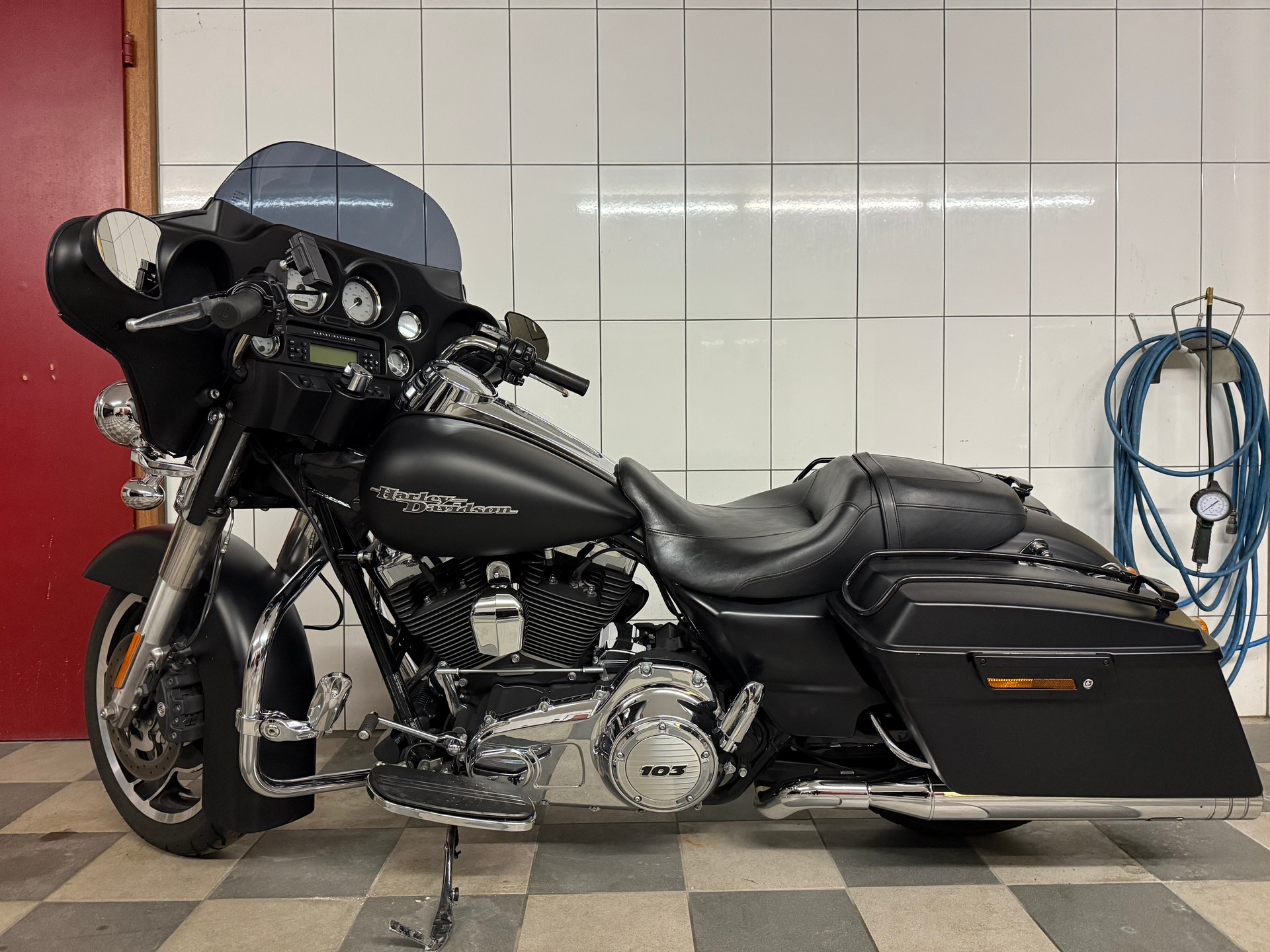 HARLEY-DAVIDSON FLHX Street Glide ABS-image-8
