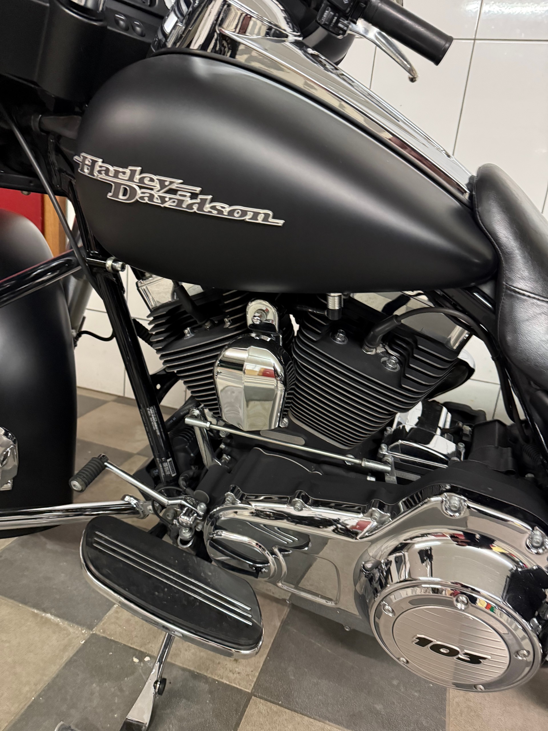 HARLEY-DAVIDSON FLHX Street Glide ABS-image-9