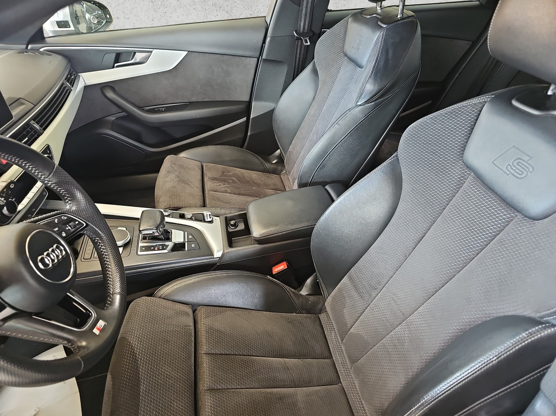 AUDI A4 Avant 2.0 TFSI g-tron S-line Sport S-tronic-image-1