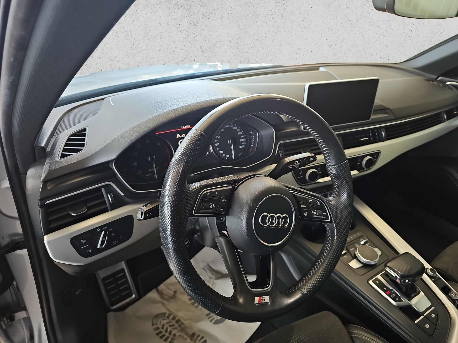 AUDI A4 Avant 2.0 TFSI g-tron S-line Sport S-tronic-image-11
