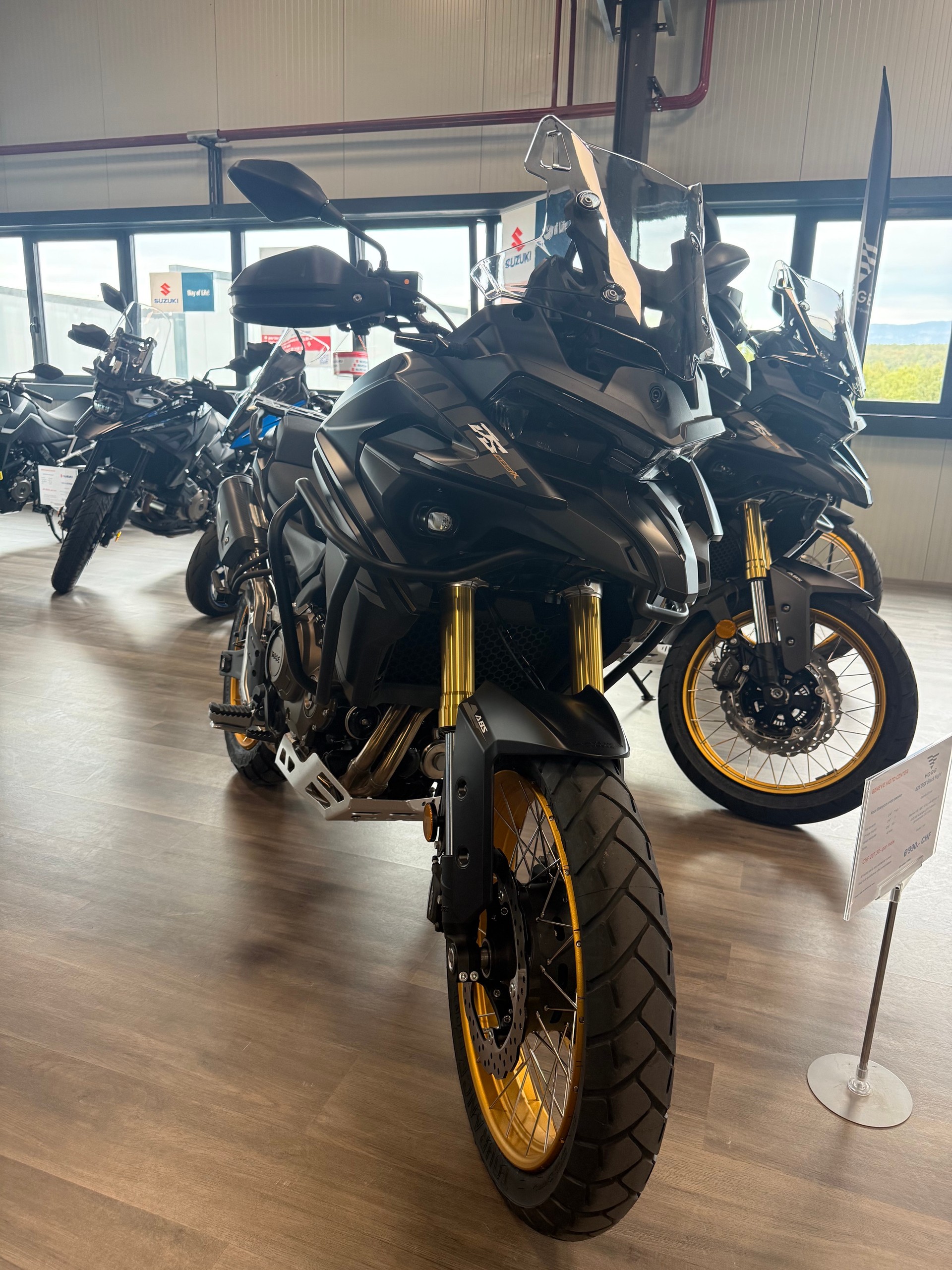 VOGE 625 DSX BLACK KNIGHT-image-1