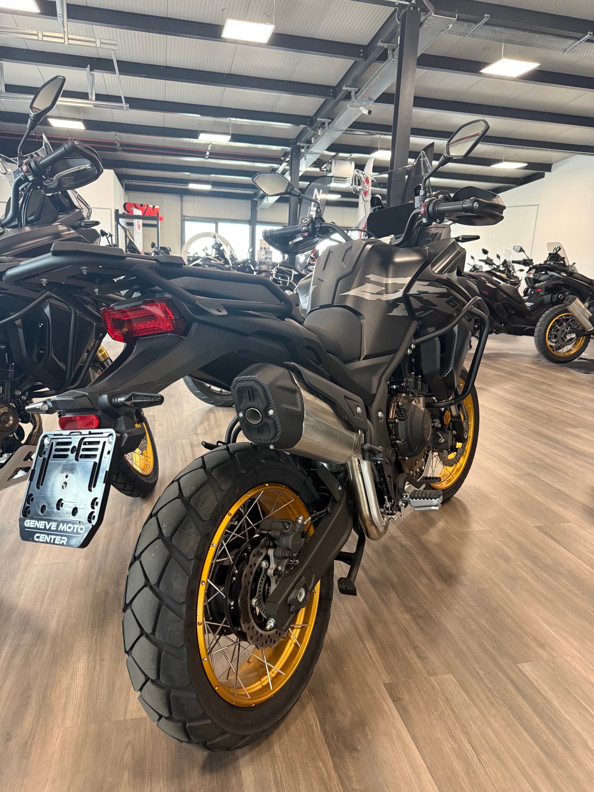 VOGE 625 DSX BLACK KNIGHT-image-3