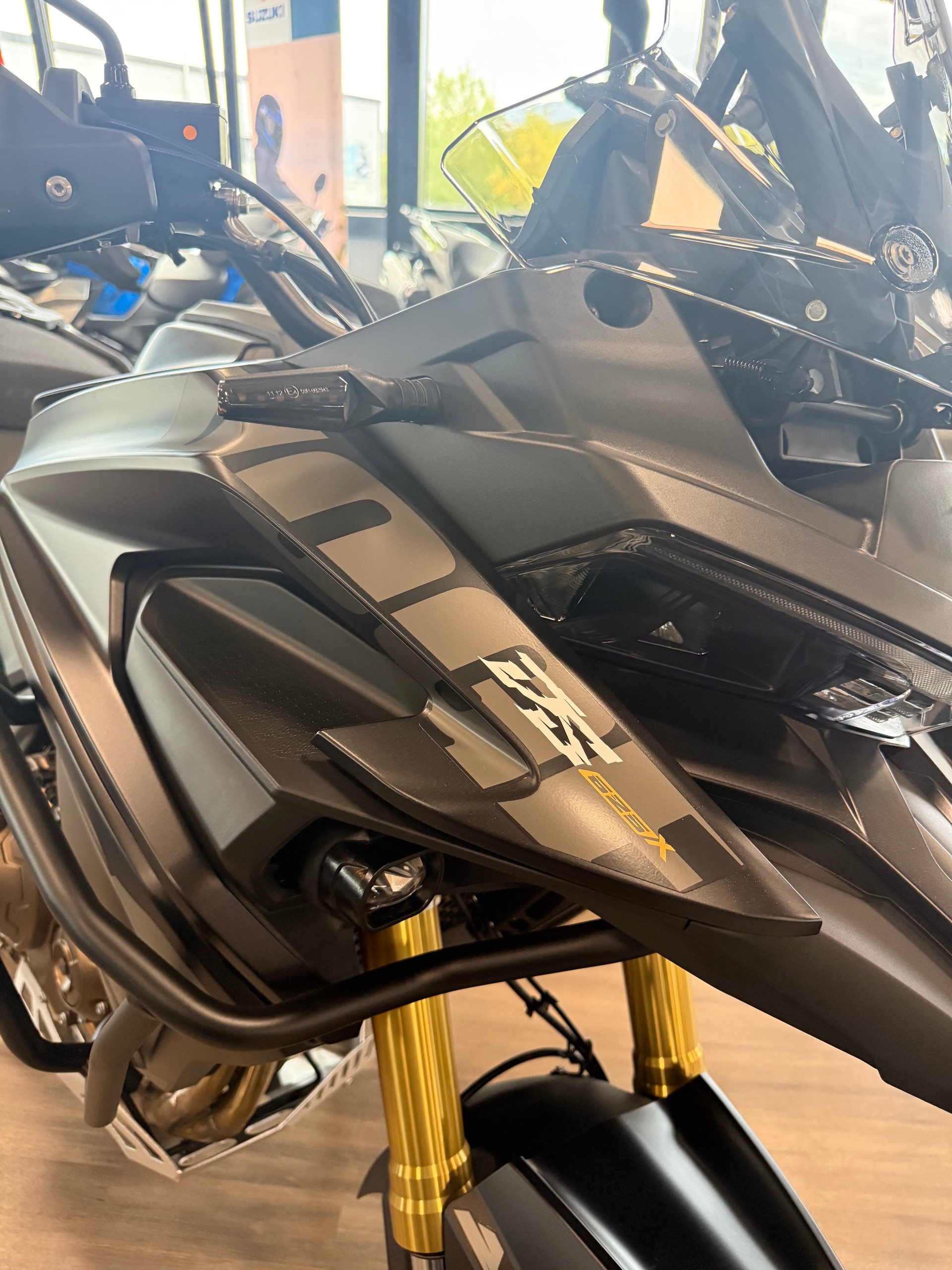 VOGE 625 DSX BLACK KNIGHT-image-6