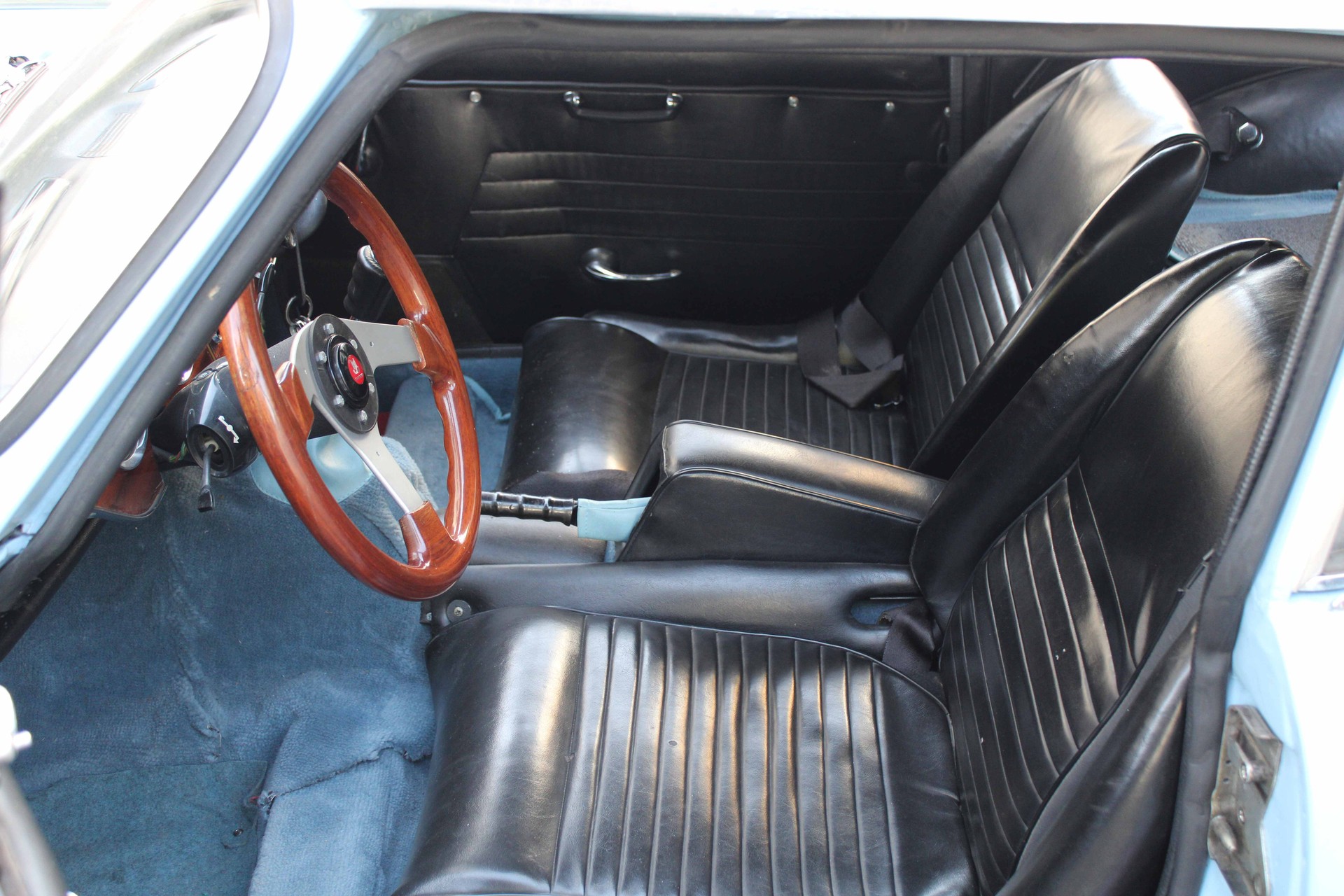 TRIUMPH GT6-image-6
