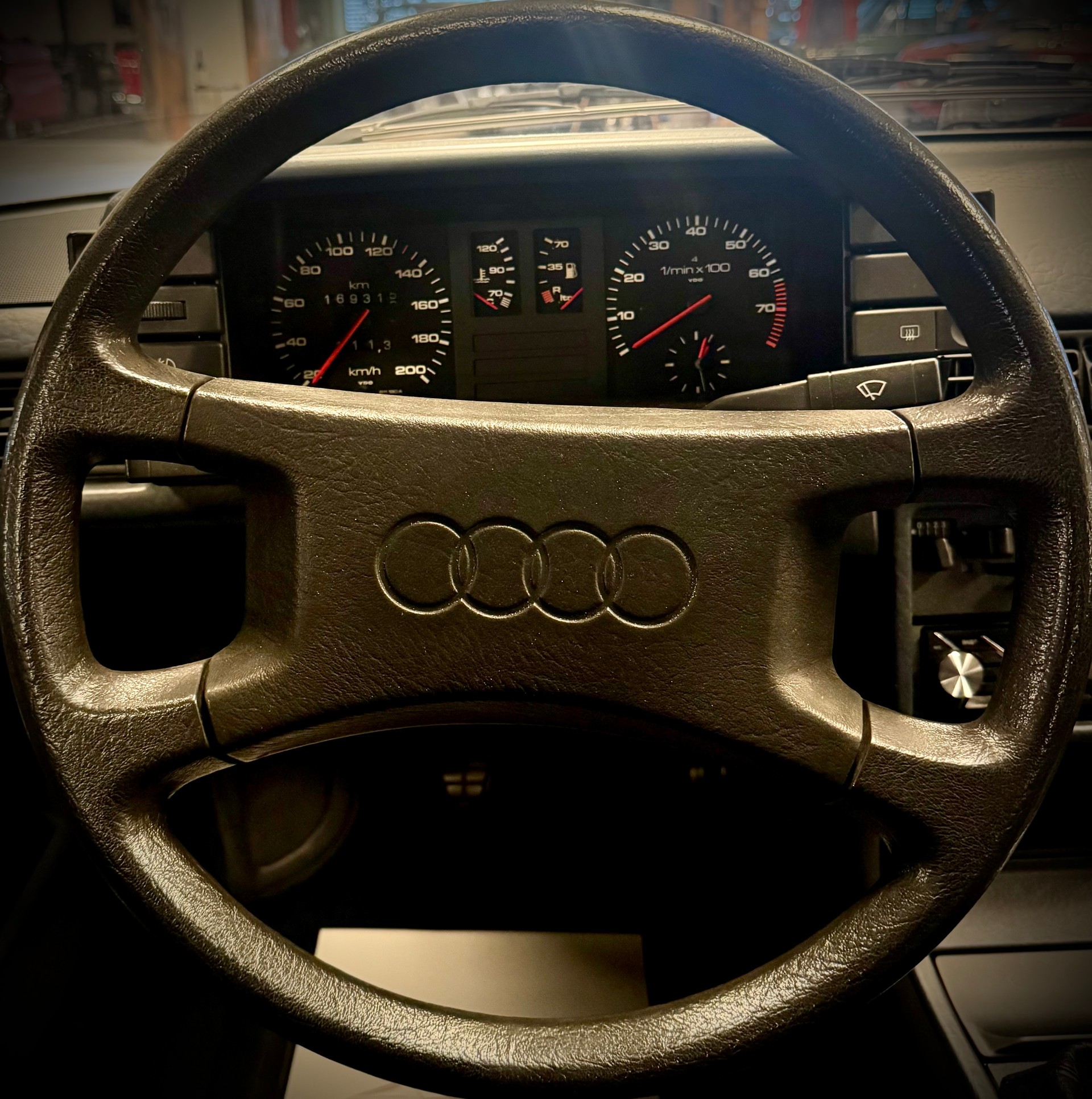 AUDI Coupé 1.8 GT (C)-image-19