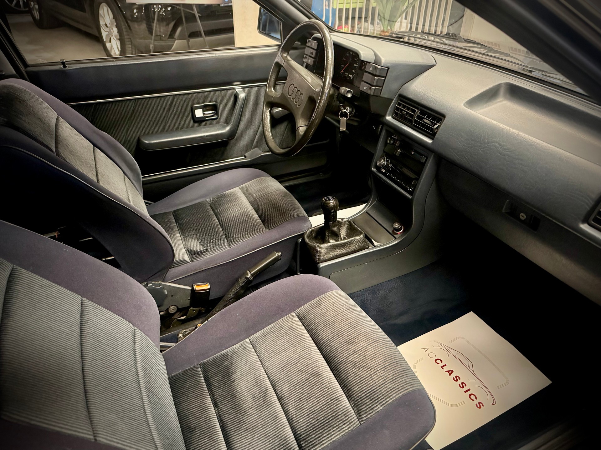 AUDI Coupé 1.8 GT (C)-image-21