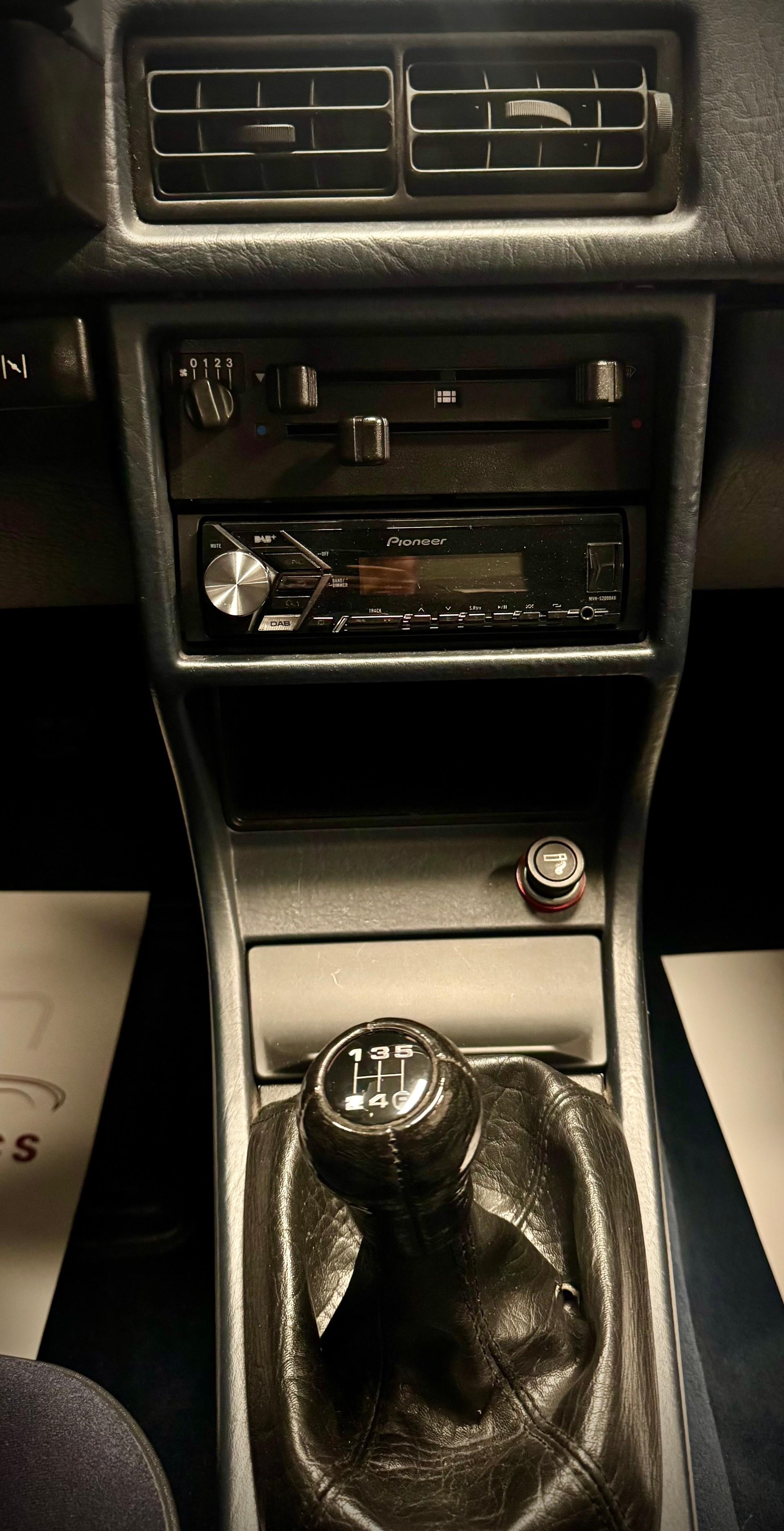 AUDI Coupé 1.8 GT (C)-image-24