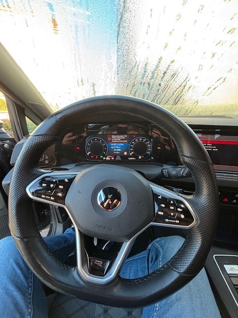 VW Golf 1.5 eTSI mHEV ACT R-Line DSG-image-4
