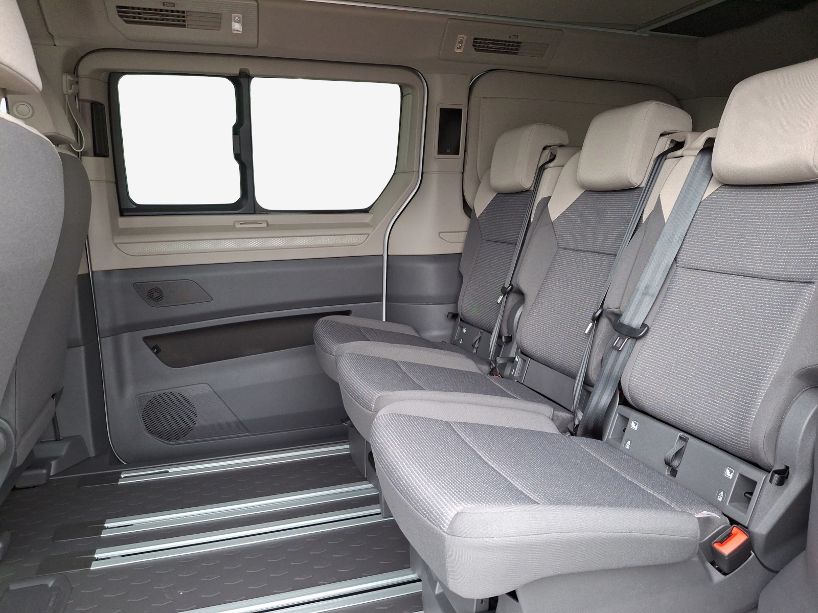 VW California 2.0 TDI Beach Tour-image-11