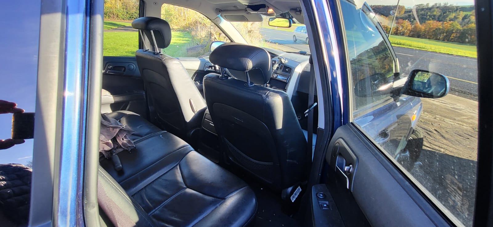 KGM-SsangYong-showroom-element-1