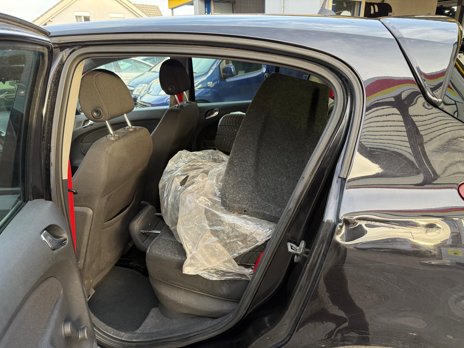 OPEL Corsa 1.6 Turbo GSi-image-10