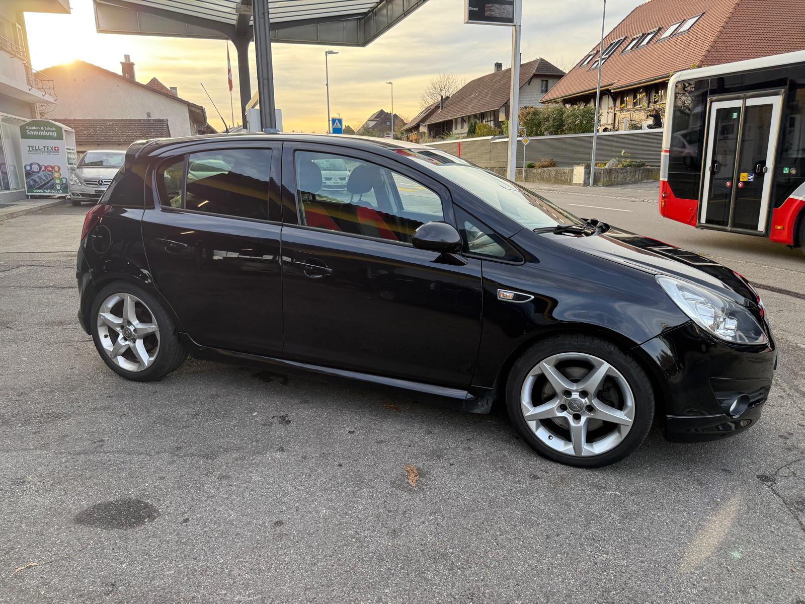 OPEL Corsa 1.6 Turbo GSi-image-1