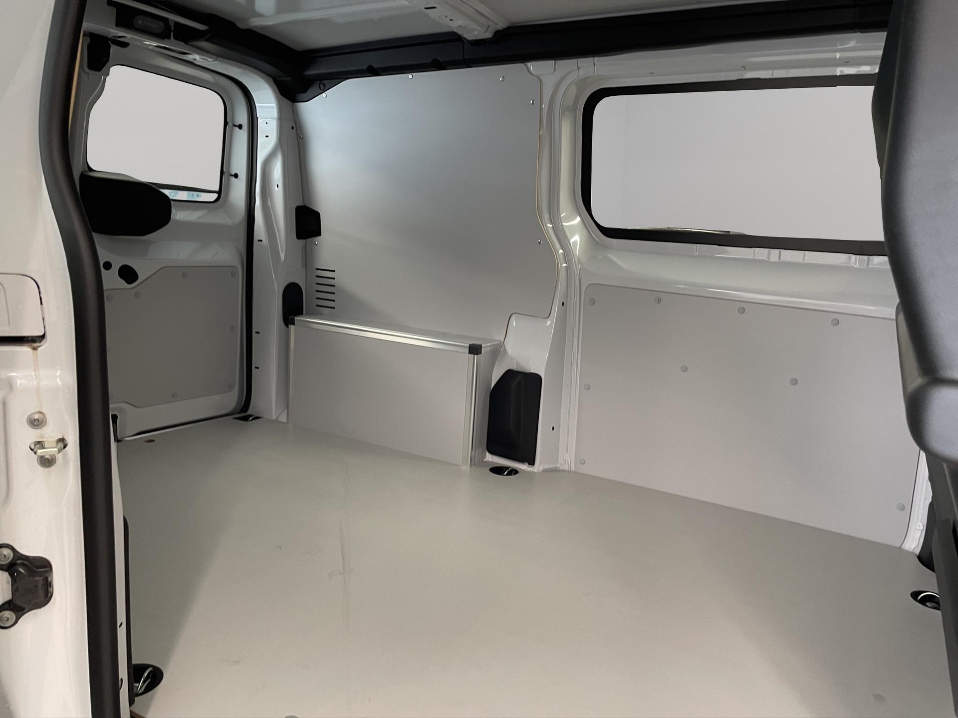 OPEL Vivaro Cargo 2.7 t M 2.0 D 177 S/S-image-9