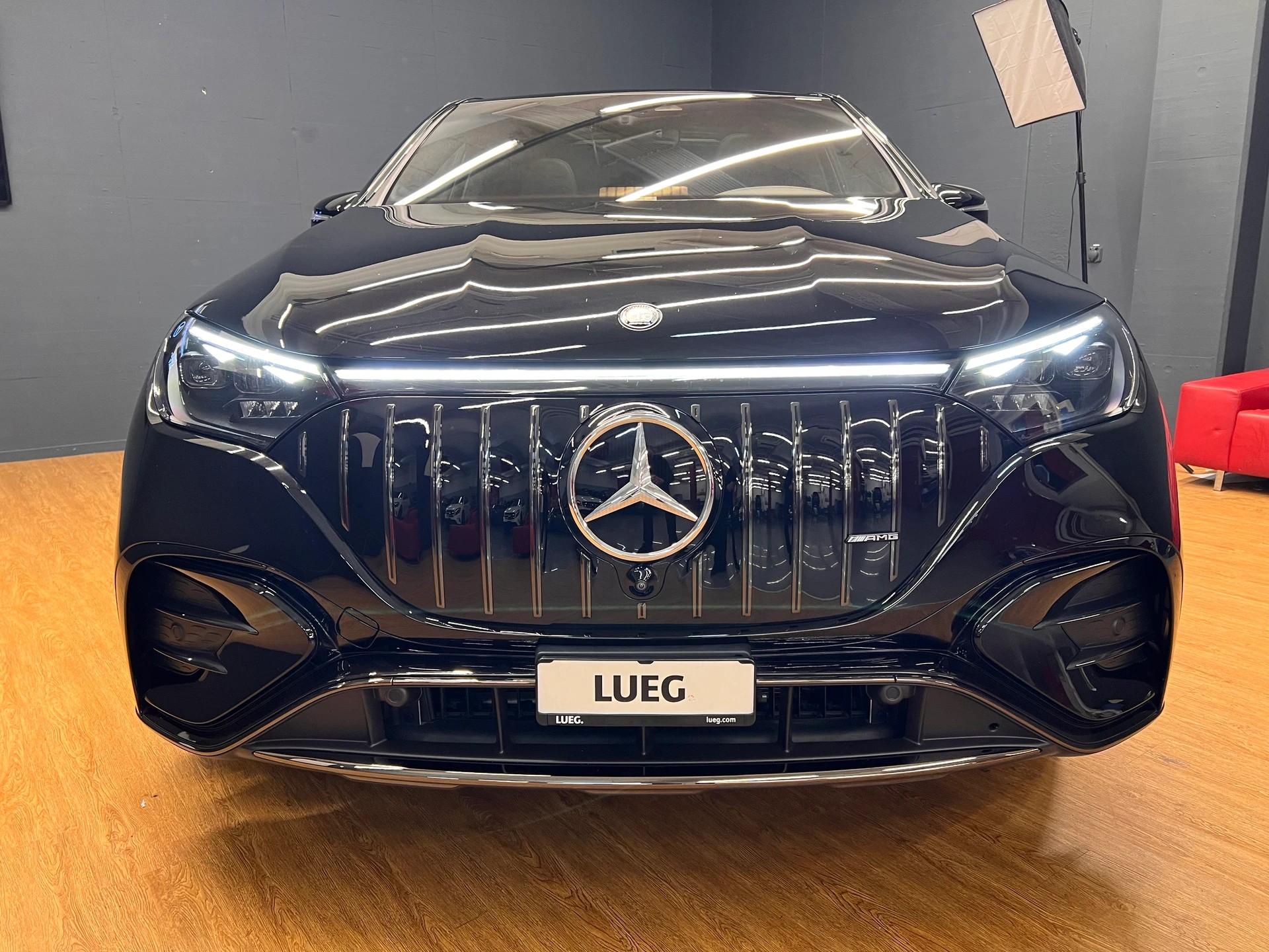 MERCEDES-BENZ EQE SUV AMG 43 4M - AMG / DISTRONIC / 360 Grad Kamera / Head-Up Display-image-1
