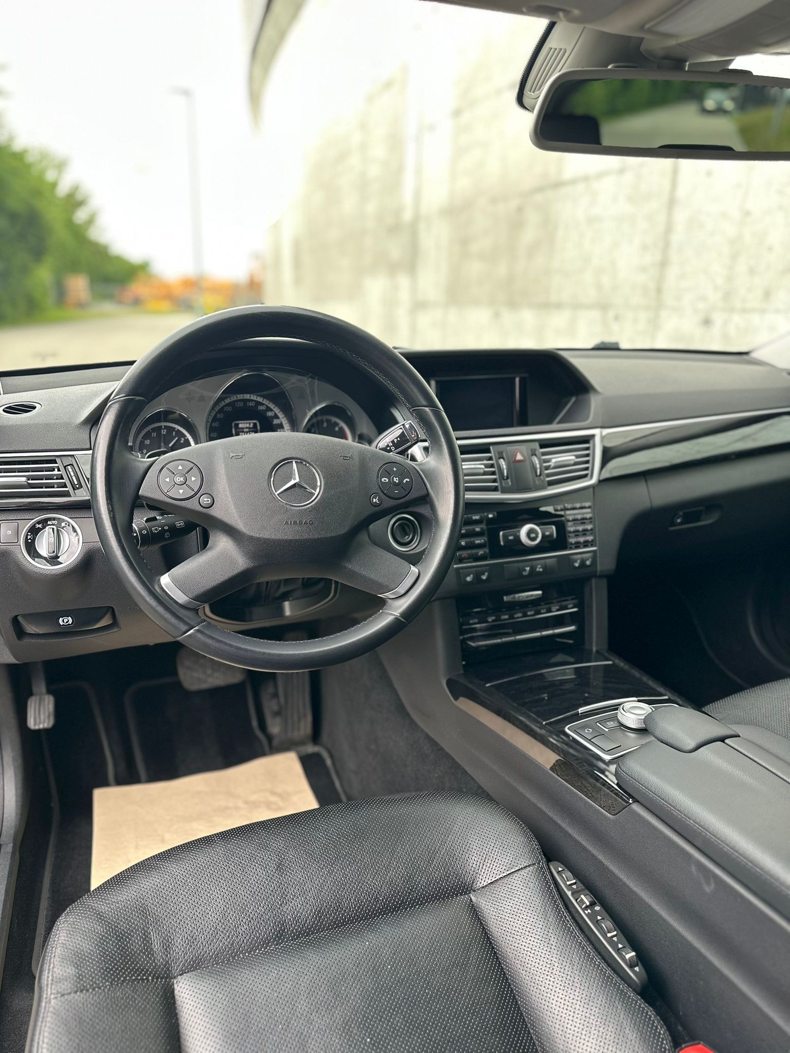 MERCEDES-BENZ E 350 CDI BlueEff. Avantgarde 4Matic 7G-Tronic-image-4
