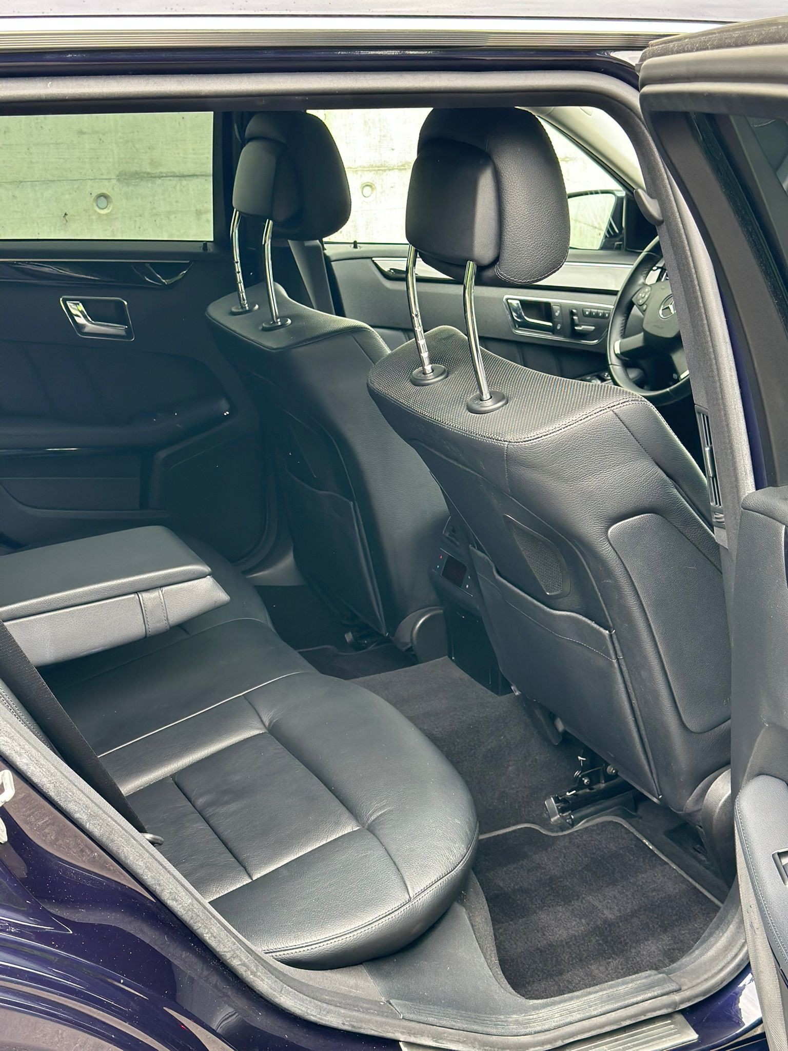 MERCEDES-BENZ E 350 CDI BlueEff. Avantgarde 4Matic 7G-Tronic-image-7
