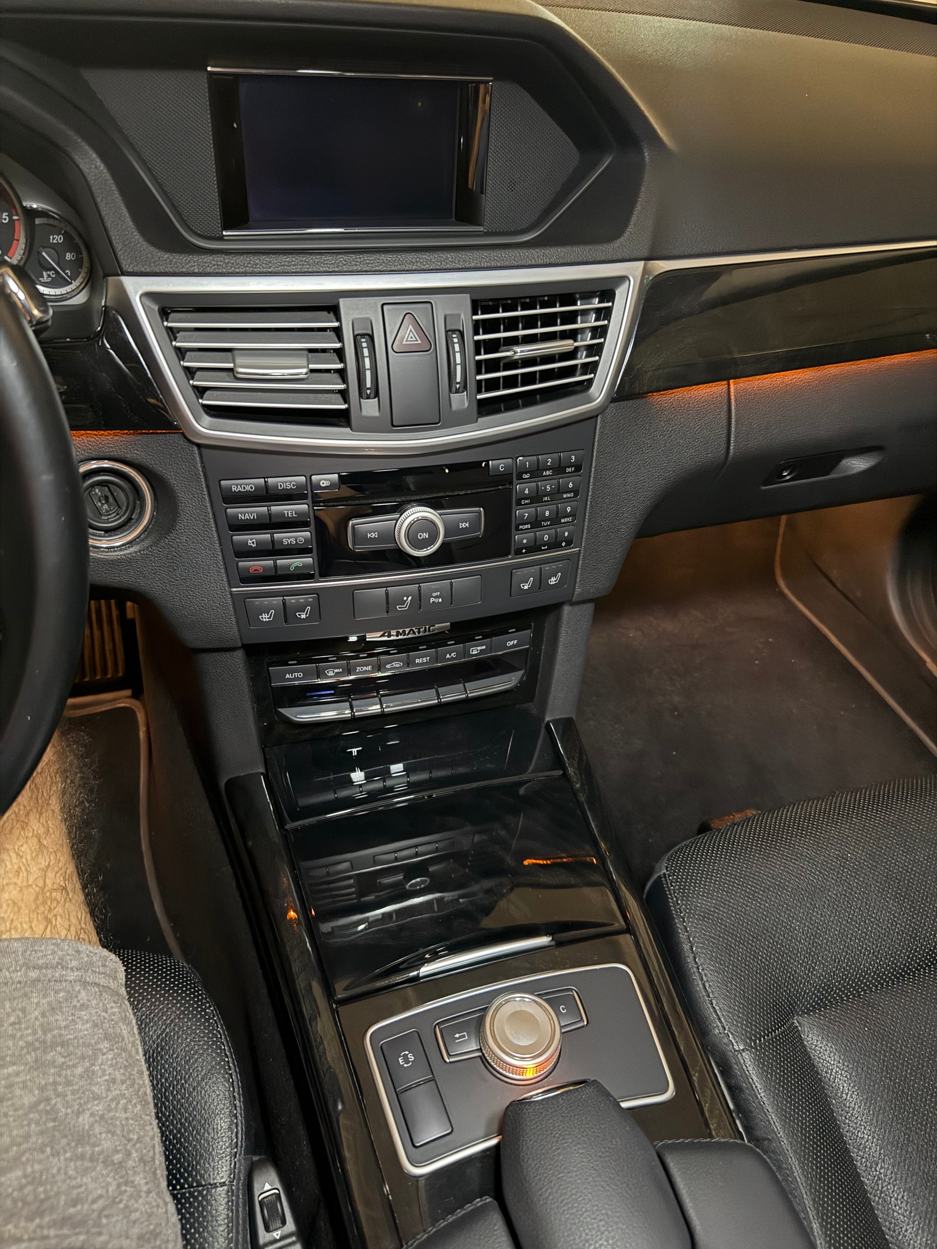 MERCEDES-BENZ E 350 CDI BlueEff. Avantgarde 4Matic 7G-Tronic-image-14