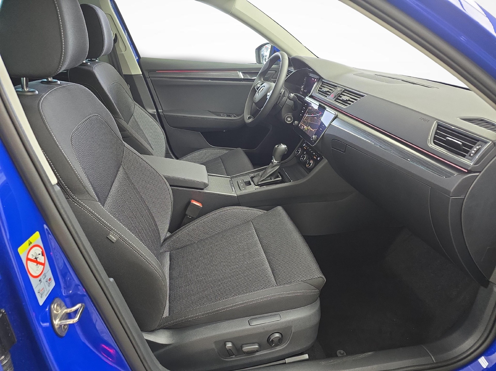 SKODA Combi 1.5 Style TSI DSG / ab 3,99% Leasing bei Abschluss einer Protect Autoversicherung-image-9