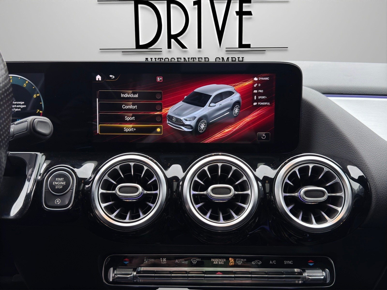 MERCEDES-BENZ GLA 45 AMG 4Matic+ 8G-Speedshift DCT-image-16