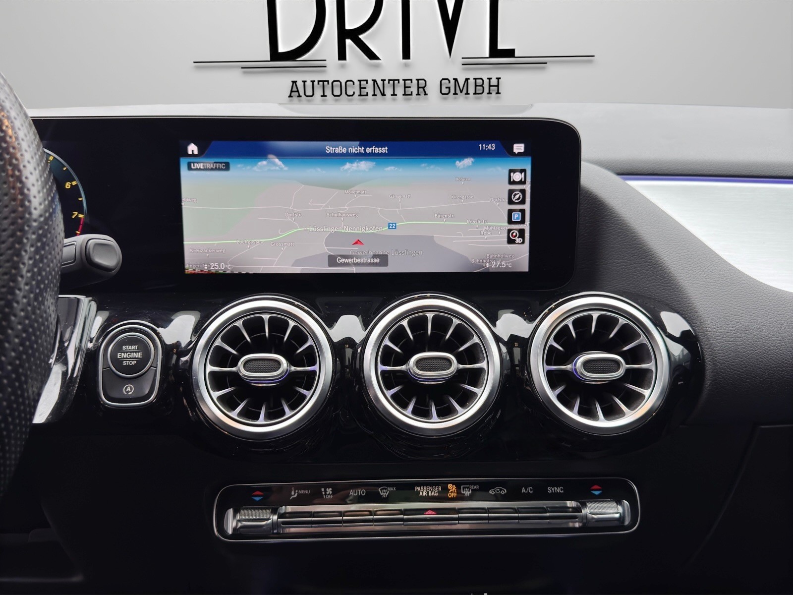 MERCEDES-BENZ GLA 45 AMG 4Matic+ 8G-Speedshift DCT-image-13