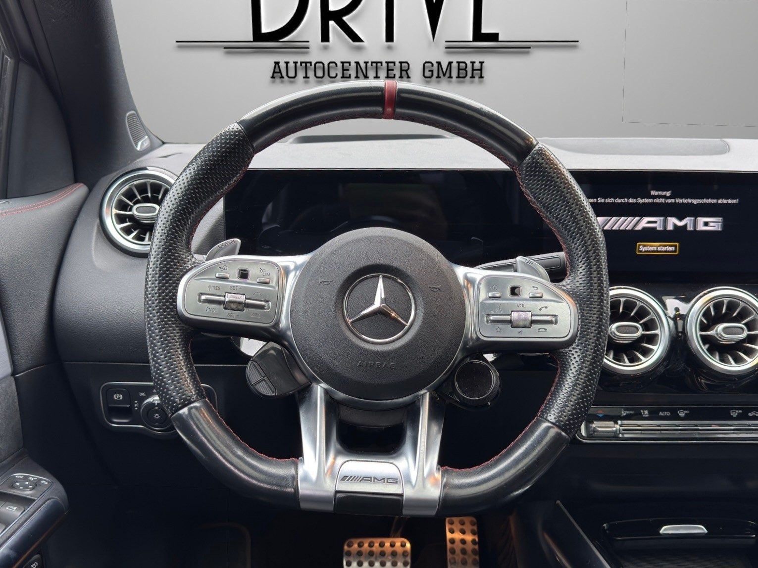 MERCEDES-BENZ GLA 45 AMG 4Matic+ 8G-Speedshift DCT-image-9