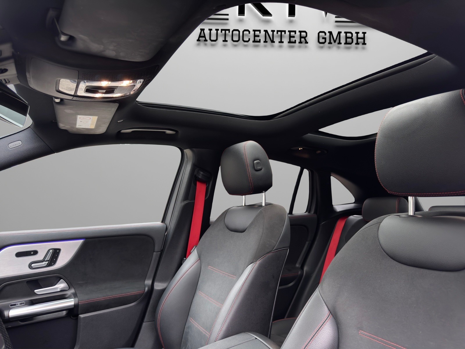 MERCEDES-BENZ GLA 45 AMG 4Matic+ 8G-Speedshift DCT-image-12