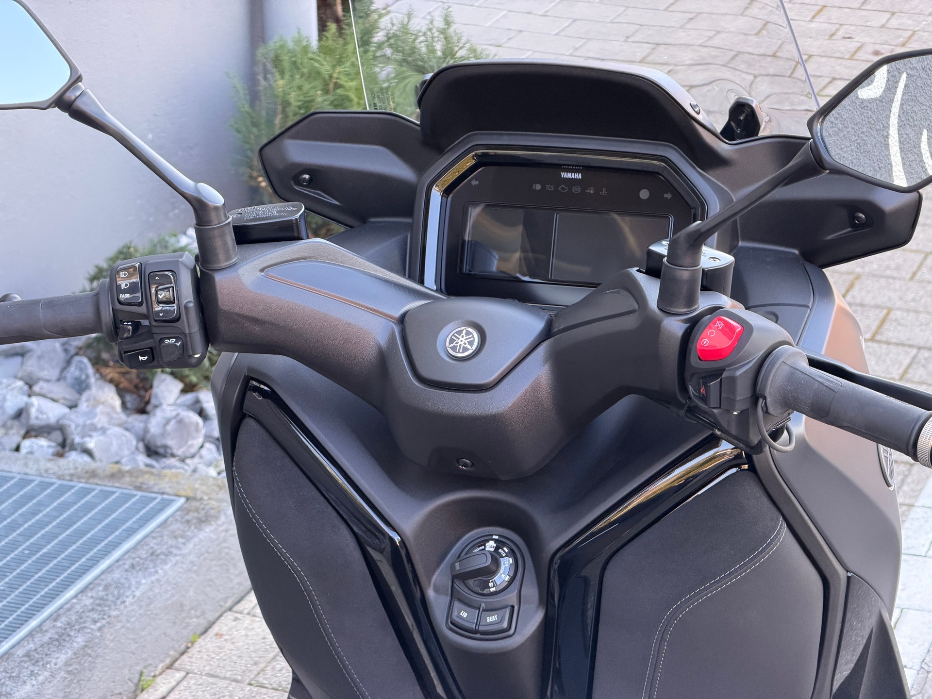 YAMAHA XMAX 300 Tech MAX+ 2026-image-15