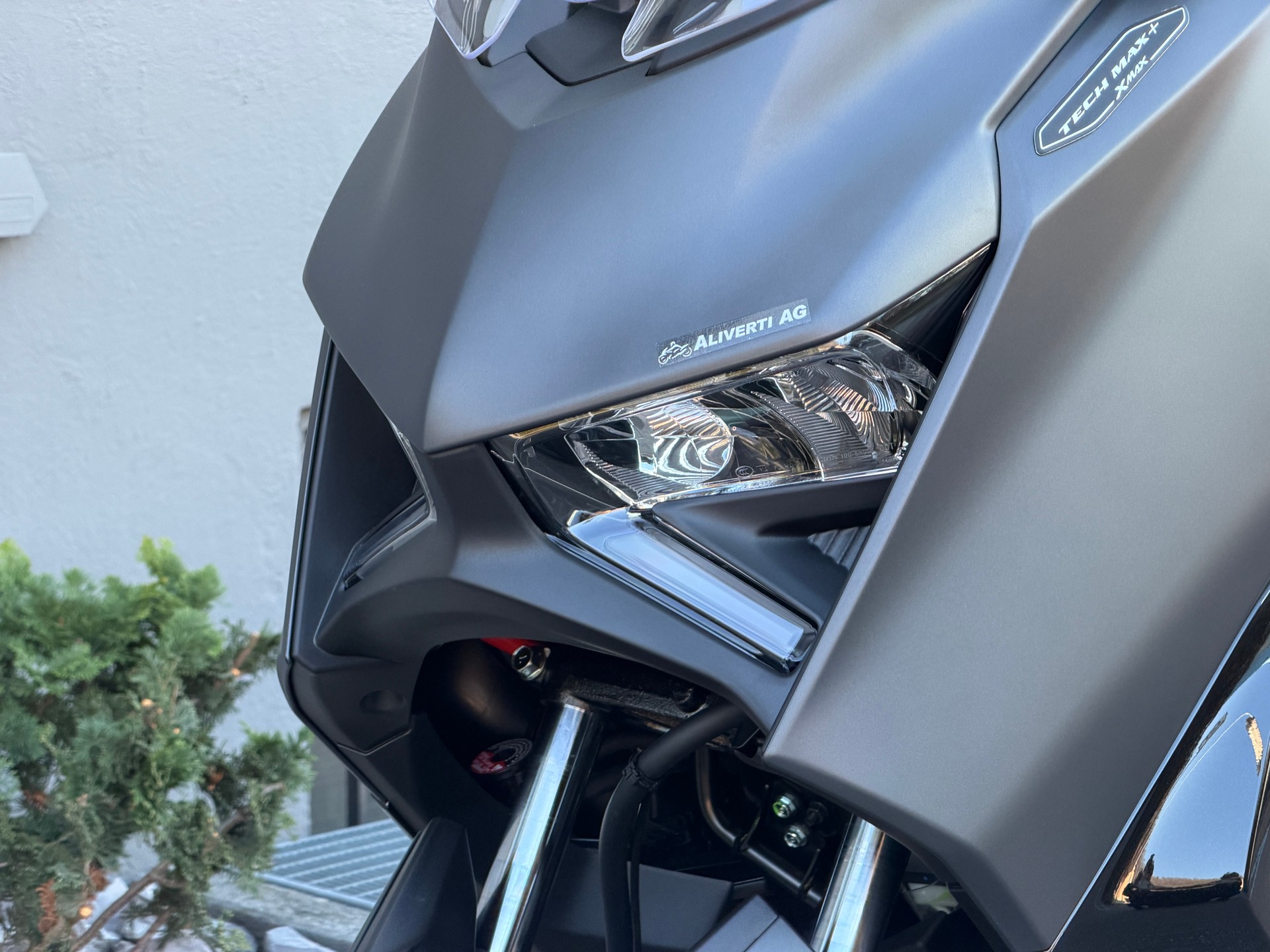 YAMAHA XMAX 300 Tech MAX+ 2026-showroom-element-2