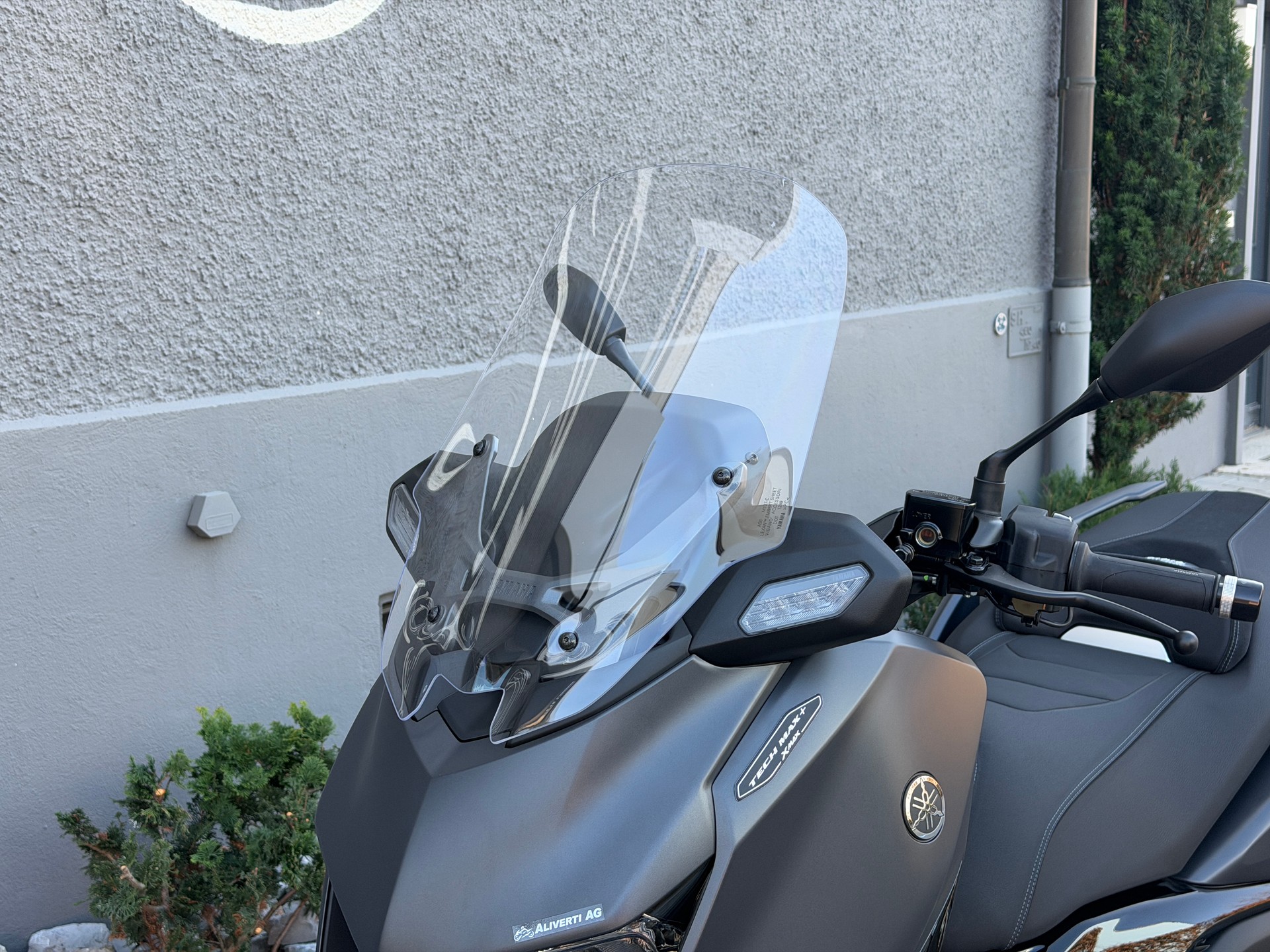 YAMAHA XMAX 300 Tech MAX+ 2026-image-4