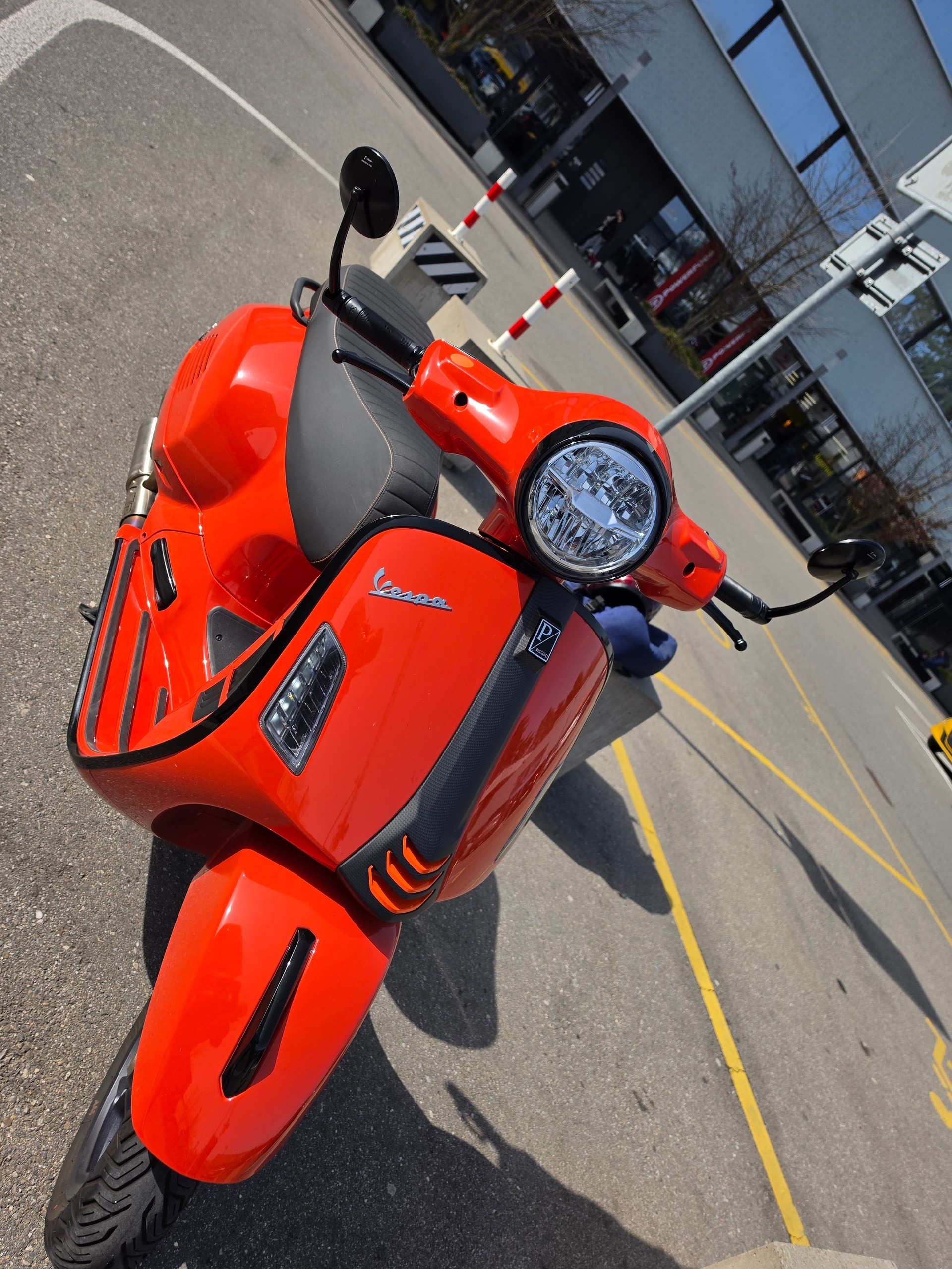 PIAGGIO Vespa GTS 300 Super Sport ABS-image-6