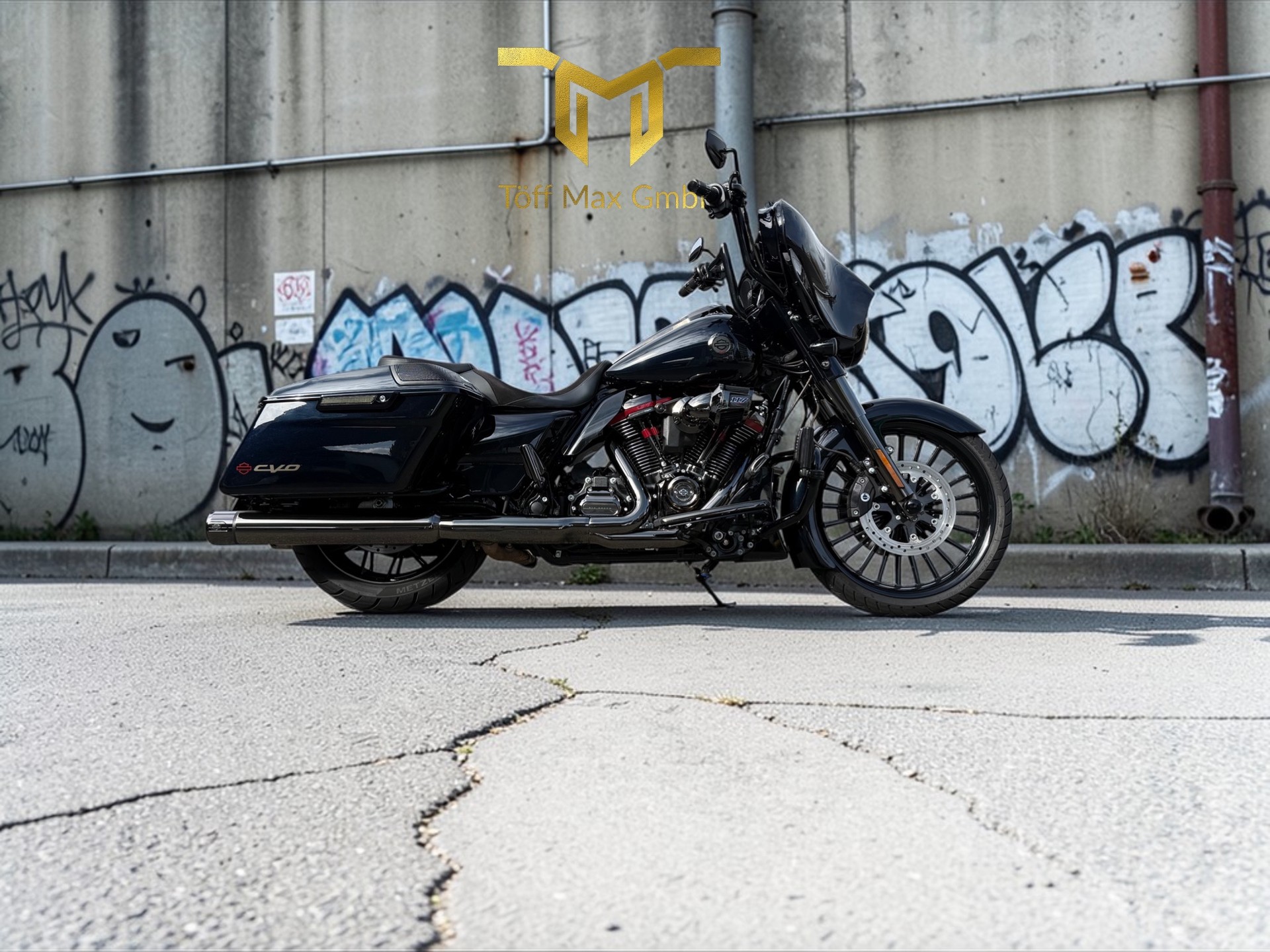 HARLEY-DAVIDSON FLHXSE Street Glide CVO 117