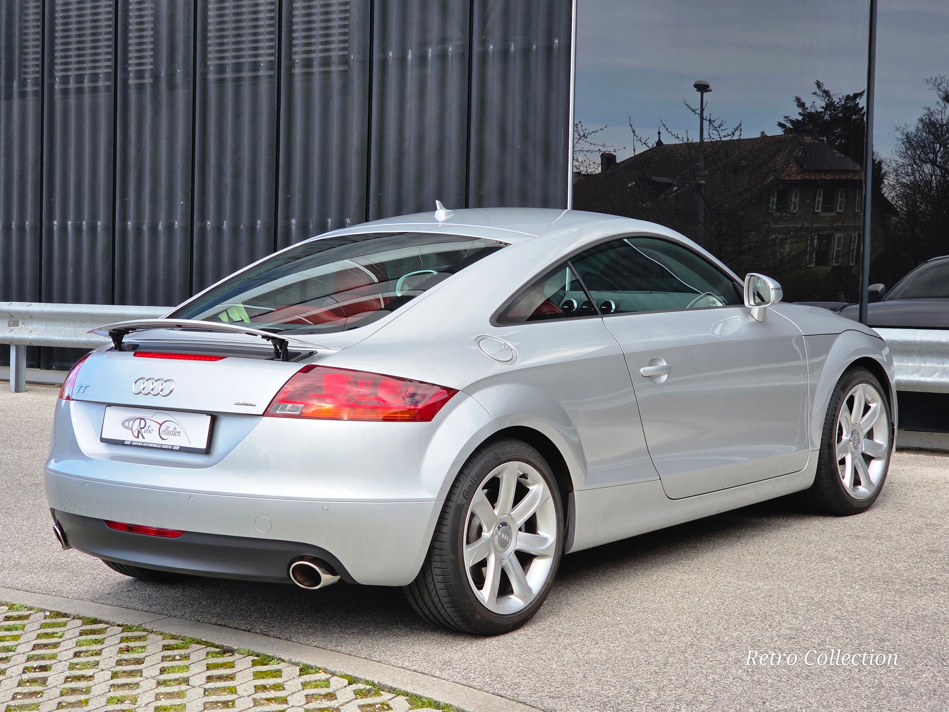 AUDI TT Coupé 3.2 quattro - voiture CH - superbe configuration - carnet de services - expertisée du jour.-image-5