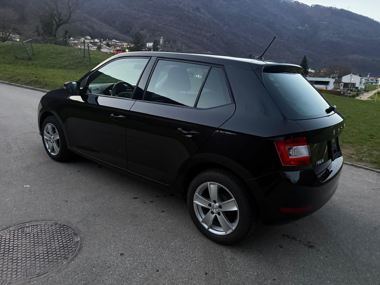 SKODA Fabia 1.0 MPI Ambition-image-4