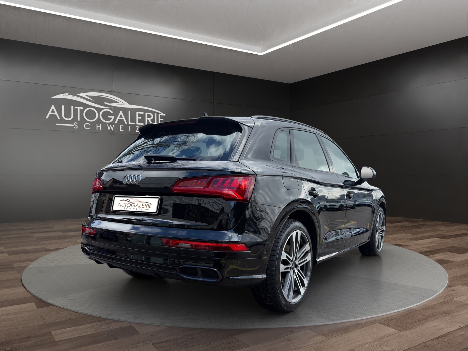 AUDI SQ5 3.0 TFSI quattro S-tronic | CH | Panorama | HeadUp| B&O | Luftfederung | Assistenzsysteme |-image-4
