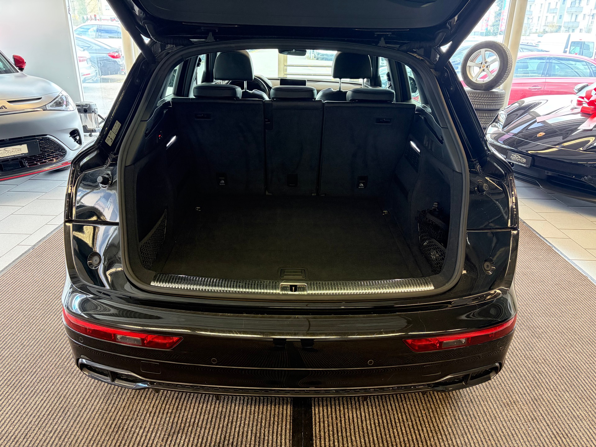 AUDI SQ5 3.0 TFSI quattro S-tronic | CH | Panorama | HeadUp| B&O | Luftfederung | Assistenzsysteme |-image-23