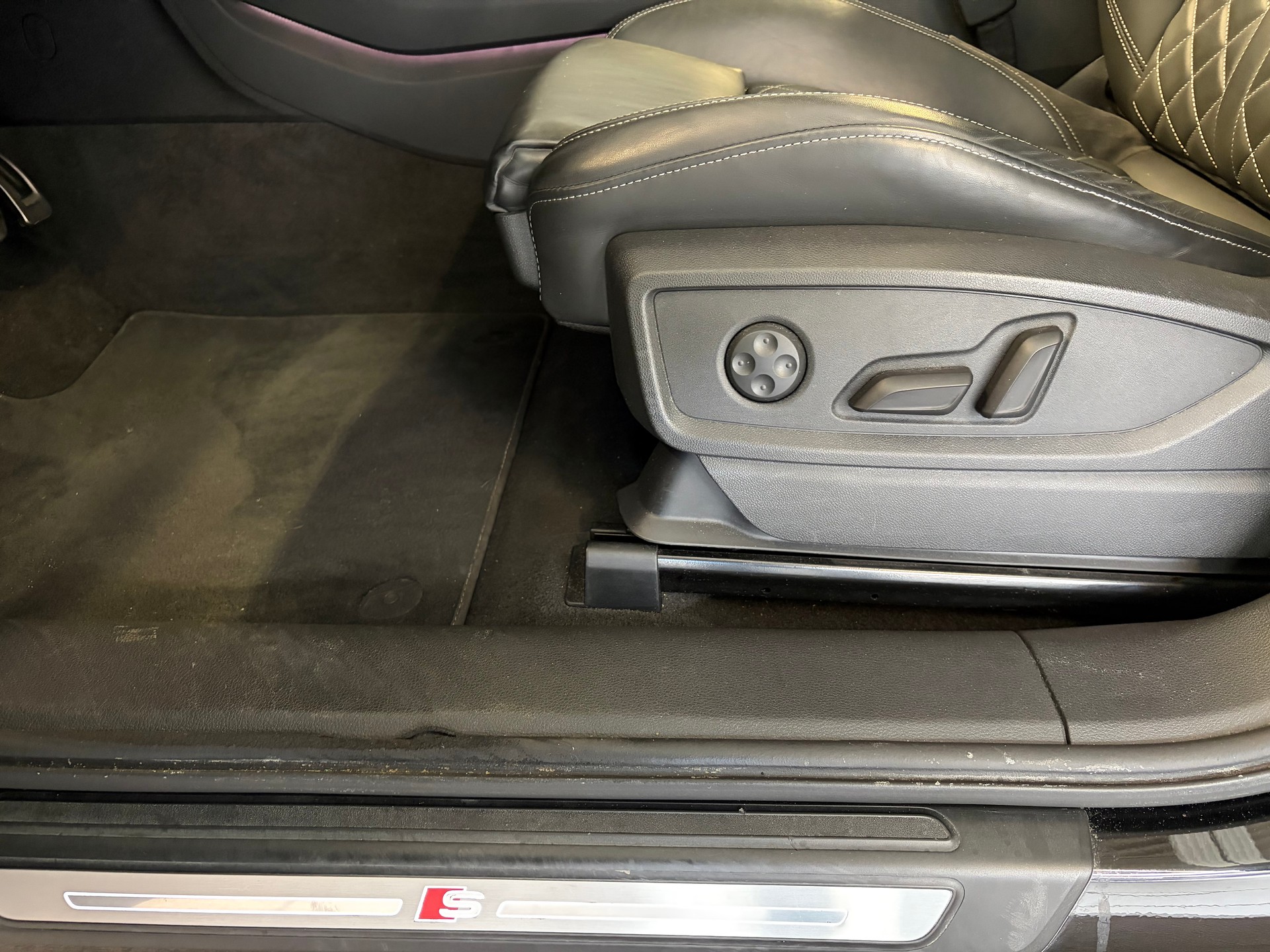 AUDI SQ5 3.0 TFSI quattro S-tronic | CH | Panorama | HeadUp| B&O | Luftfederung | Assistenzsysteme |-image-20