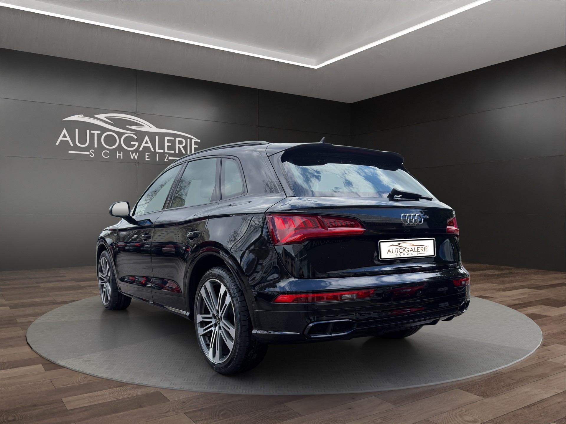 AUDI SQ5 3.0 TFSI quattro S-tronic | CH | Panorama | HeadUp| B&O | Luftfederung | Assistenzsysteme |-image-2