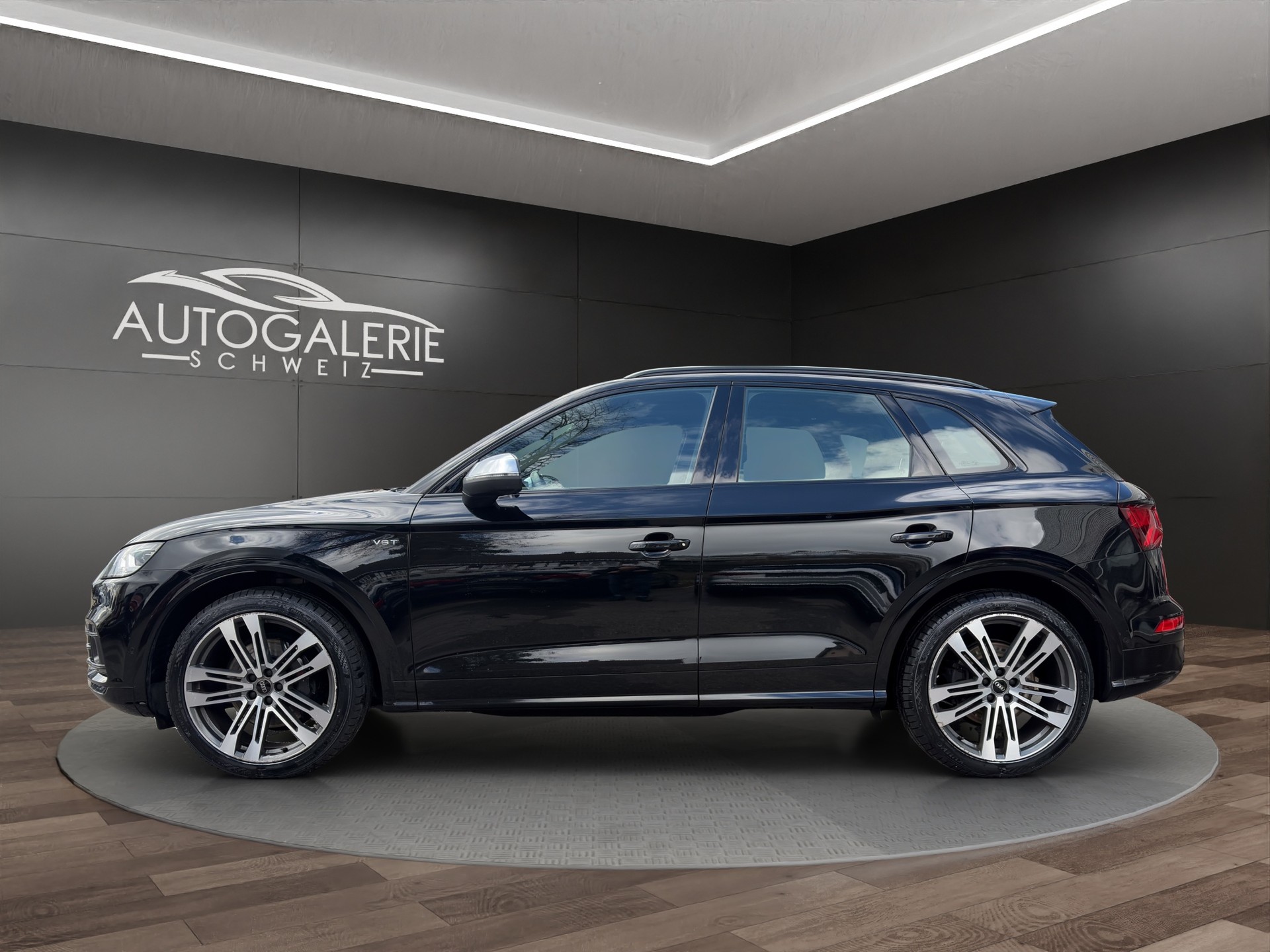 AUDI SQ5 3.0 TFSI quattro S-tronic | CH | Panorama | HeadUp| B&O | Luftfederung | Assistenzsysteme |-image-1
