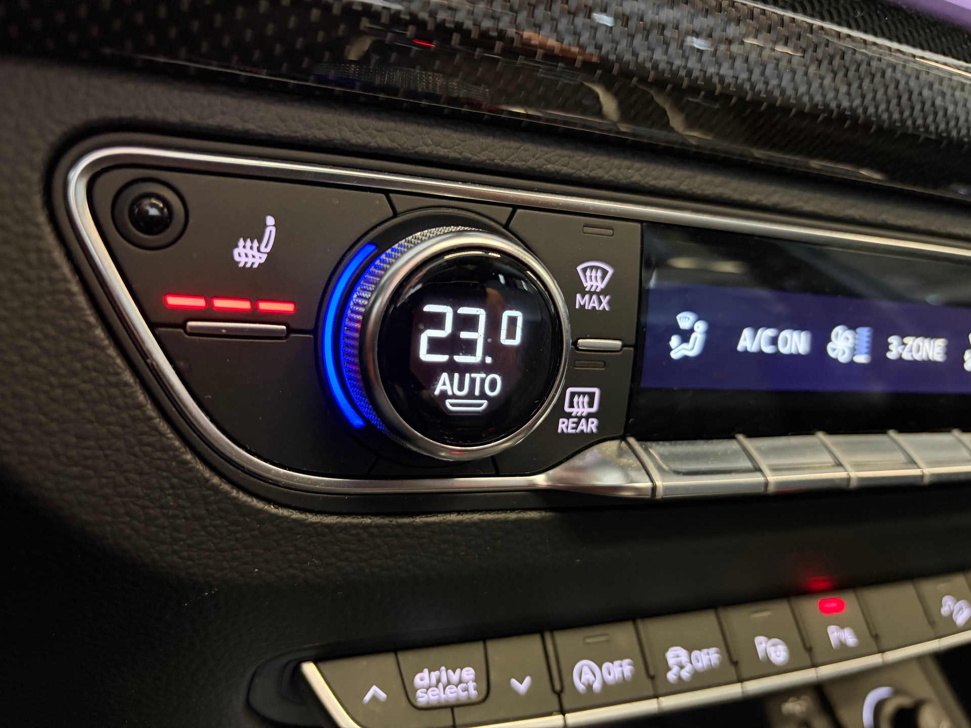 AUDI SQ5 3.0 TFSI quattro S-tronic | CH | Panorama | HeadUp| B&O | Luftfederung | Assistenzsysteme |-image-17