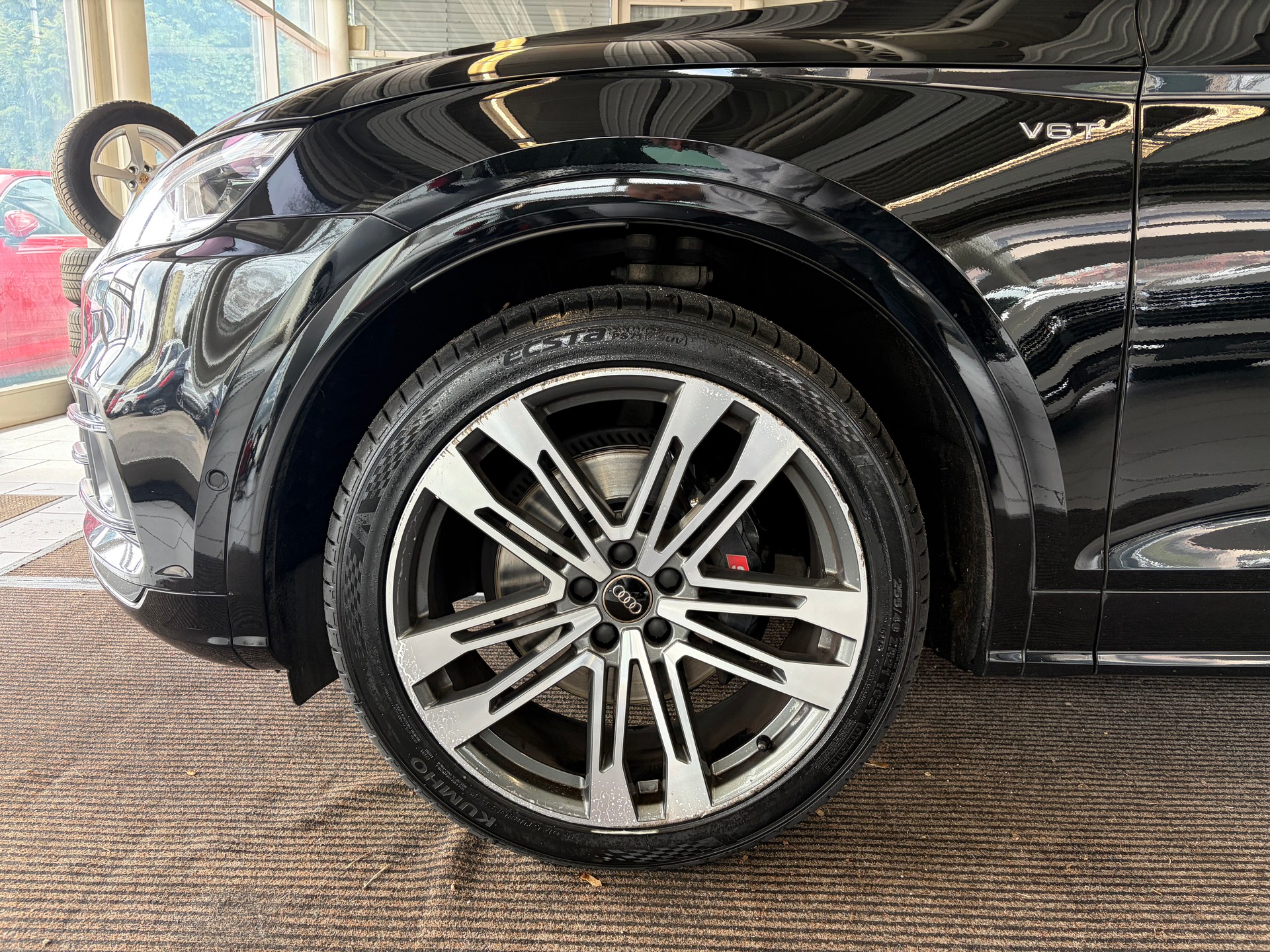 AUDI SQ5 3.0 TFSI quattro S-tronic | CH | Panorama | HeadUp| B&O | Luftfederung | Assistenzsysteme |-image-9