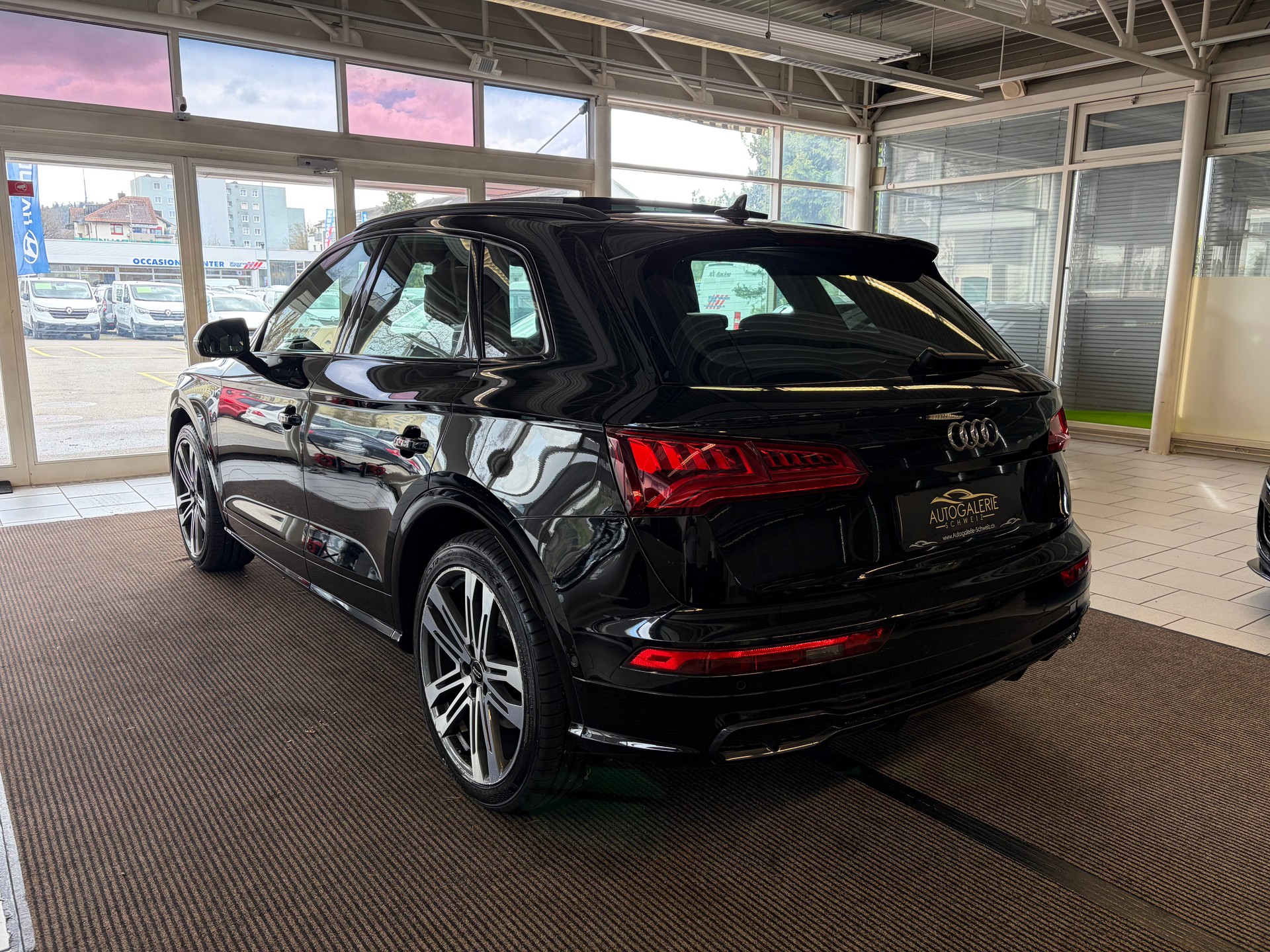 AUDI SQ5 3.0 TFSI quattro S-tronic | CH | Panorama | HeadUp| B&O | Luftfederung | Assistenzsysteme |-image-10