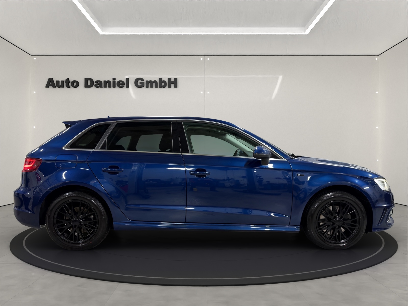 AUDI A3 Sportback 1.8 TFSI Ambiente S-tronic-image-4