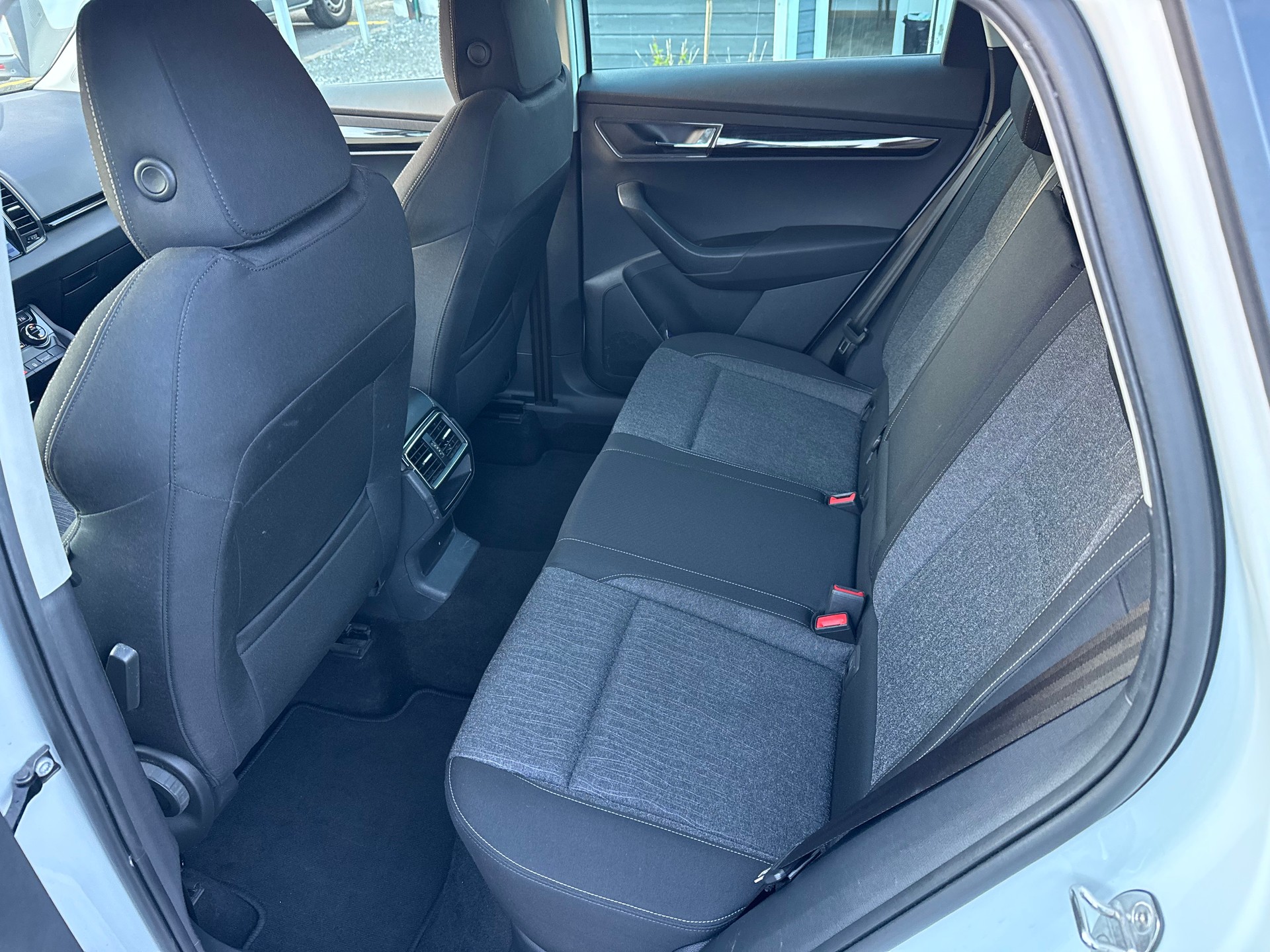 SKODA Karoq 2.0 TDI Style 4x4 DSG-image-17
