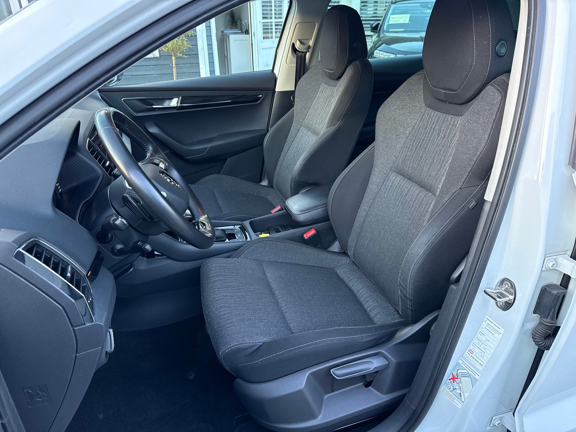 SKODA Karoq 2.0 TDI Style 4x4 DSG-image-19
