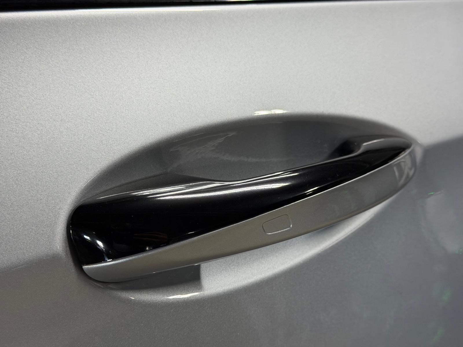 MERCEDES-BENZ AMG E 53 4Matic+ Limited Silver&Black Performance Speedshift 9G-TCT-image-16